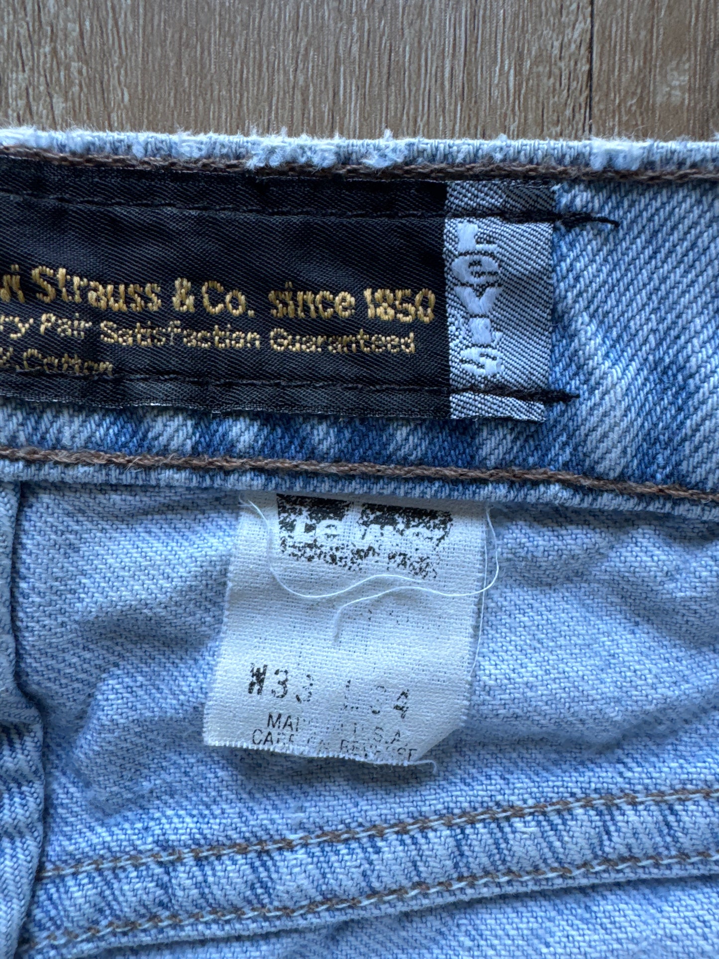 Vintage Silver Tab Levi’s Light Washed Denim Jeans