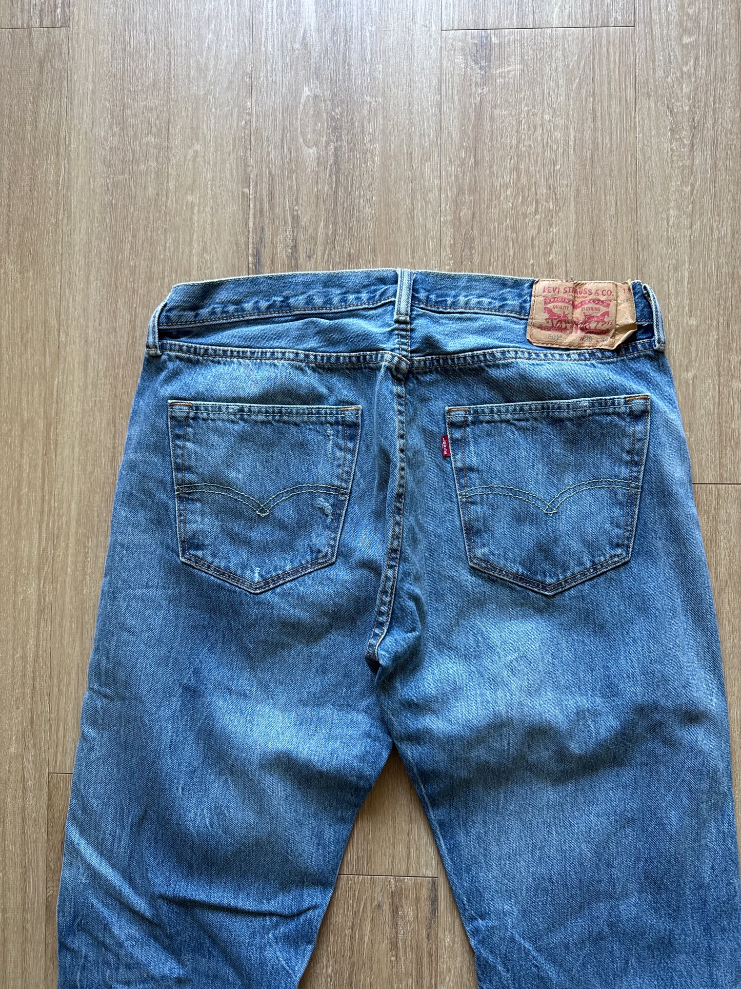 Levi’s Blue Denim Distressed Jeans