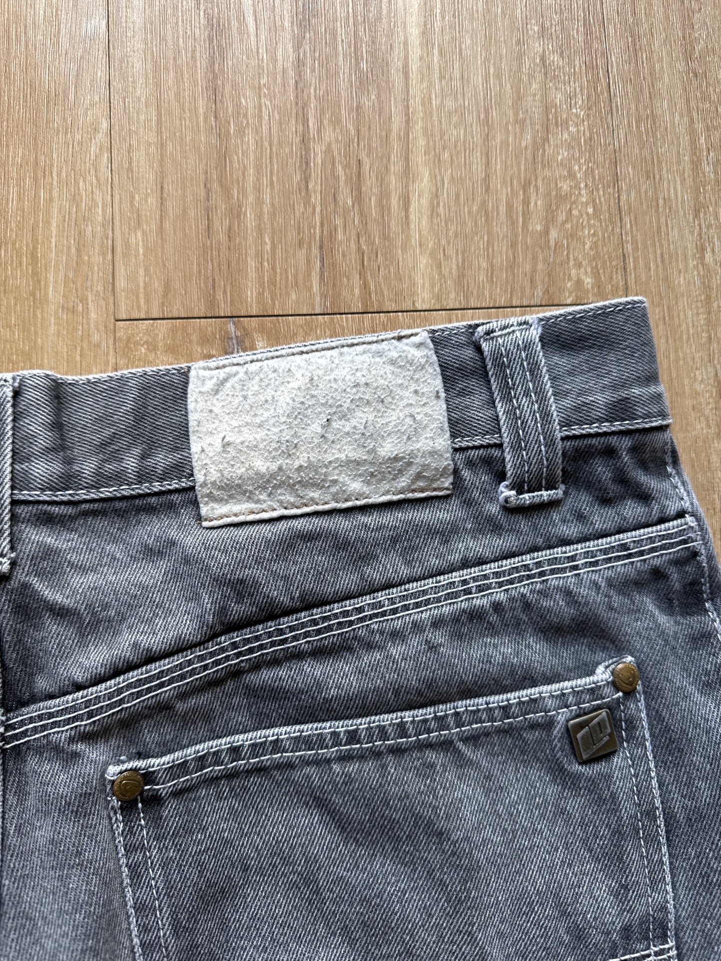 Vintage Y2K Loco Streetwear Faded Grey Denim Jean Jort Shorts