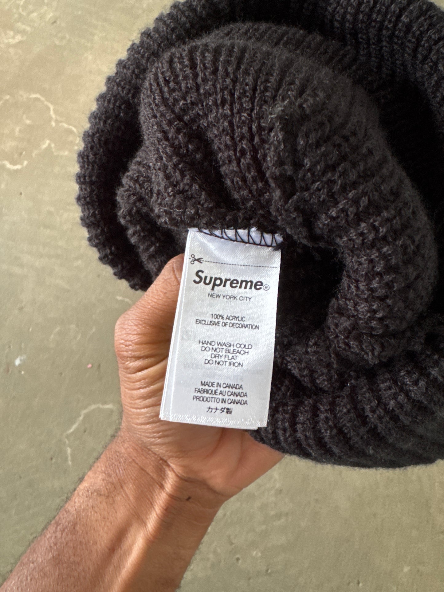 Supreme Loose Gauge Black Beanie
