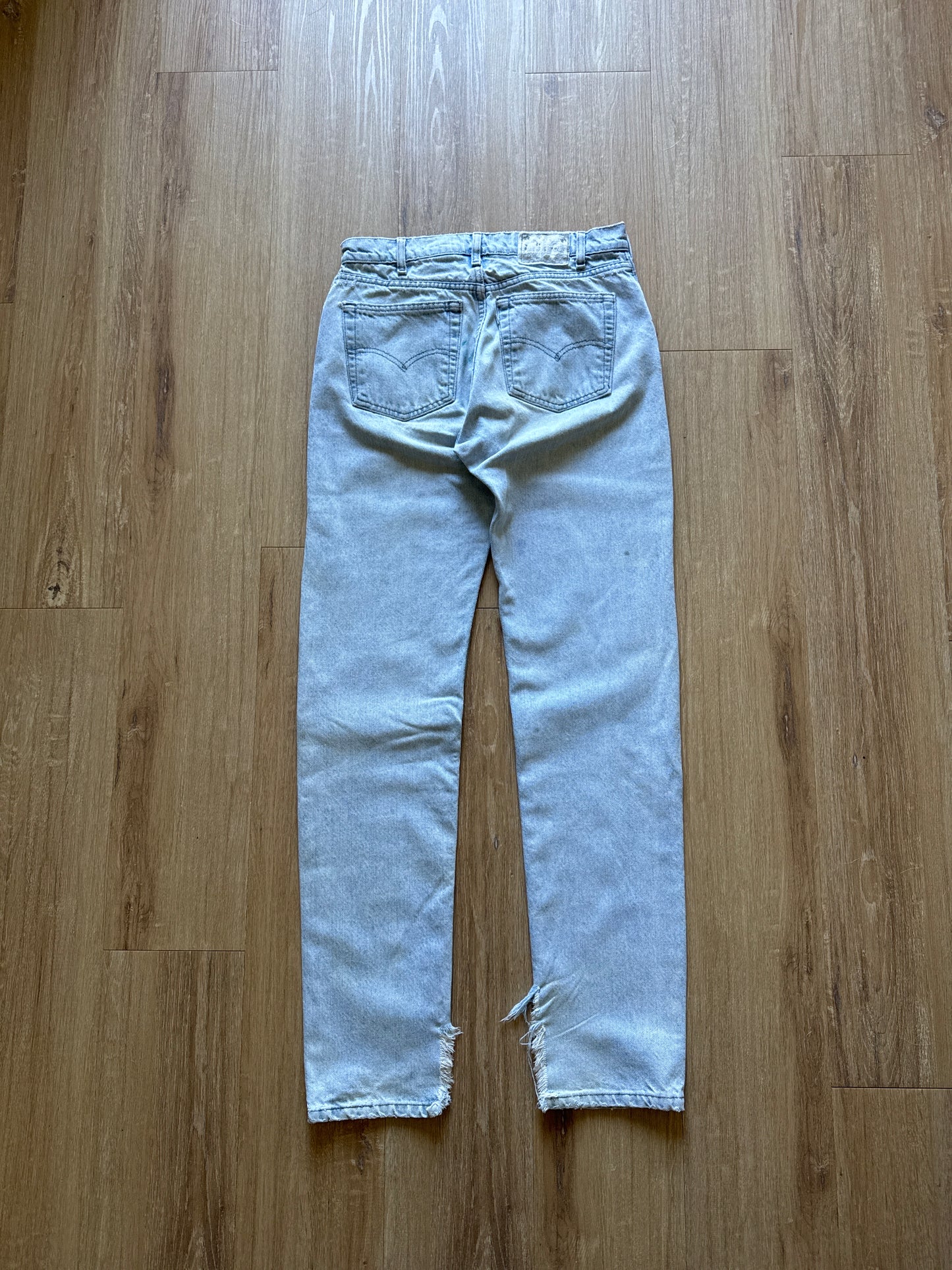 Vintage Silver Tab Levi’s Light Washed Denim Jeans