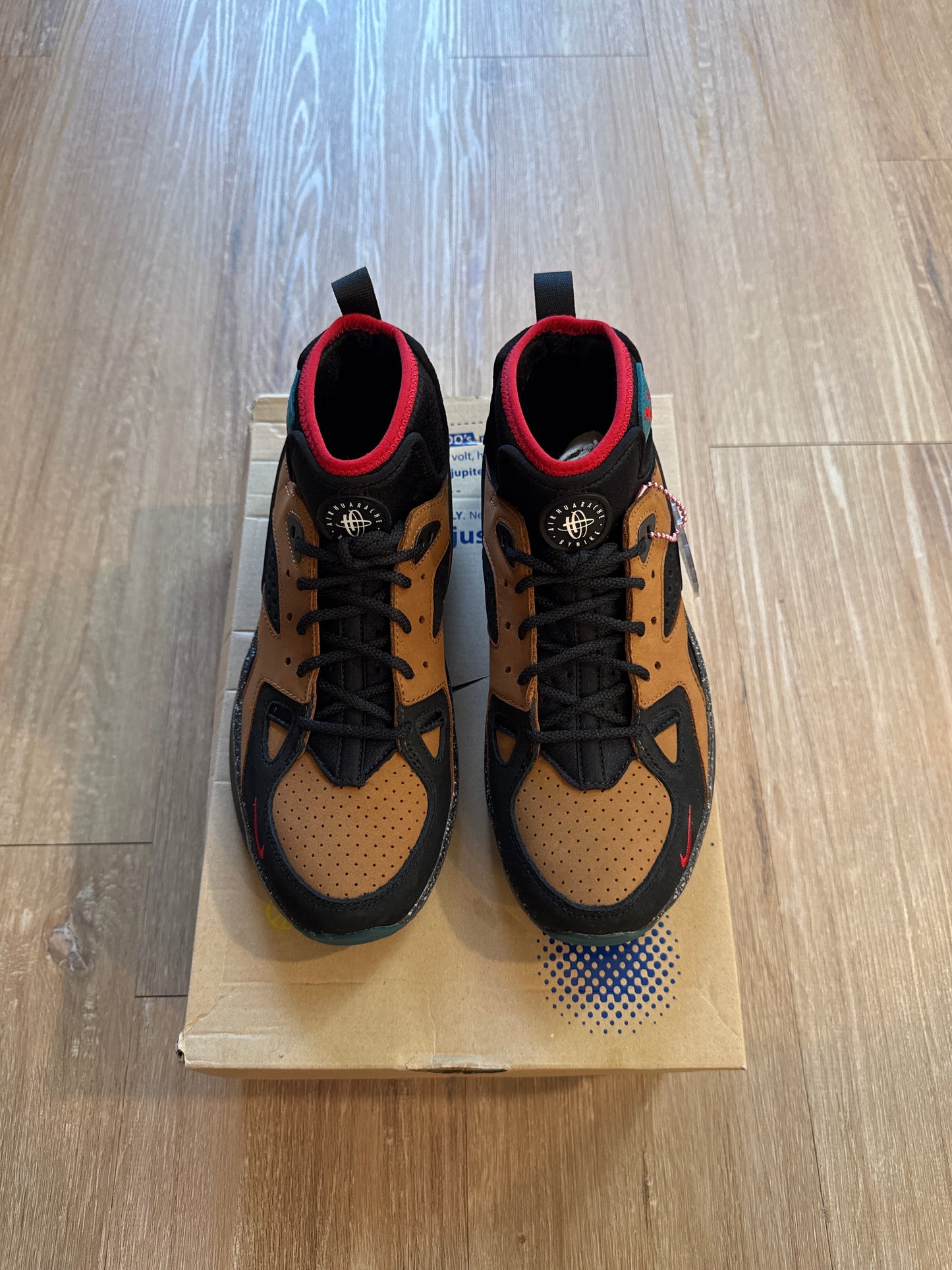 Nike Air Mowabb NXN Women’s Olivia Kim No Cover