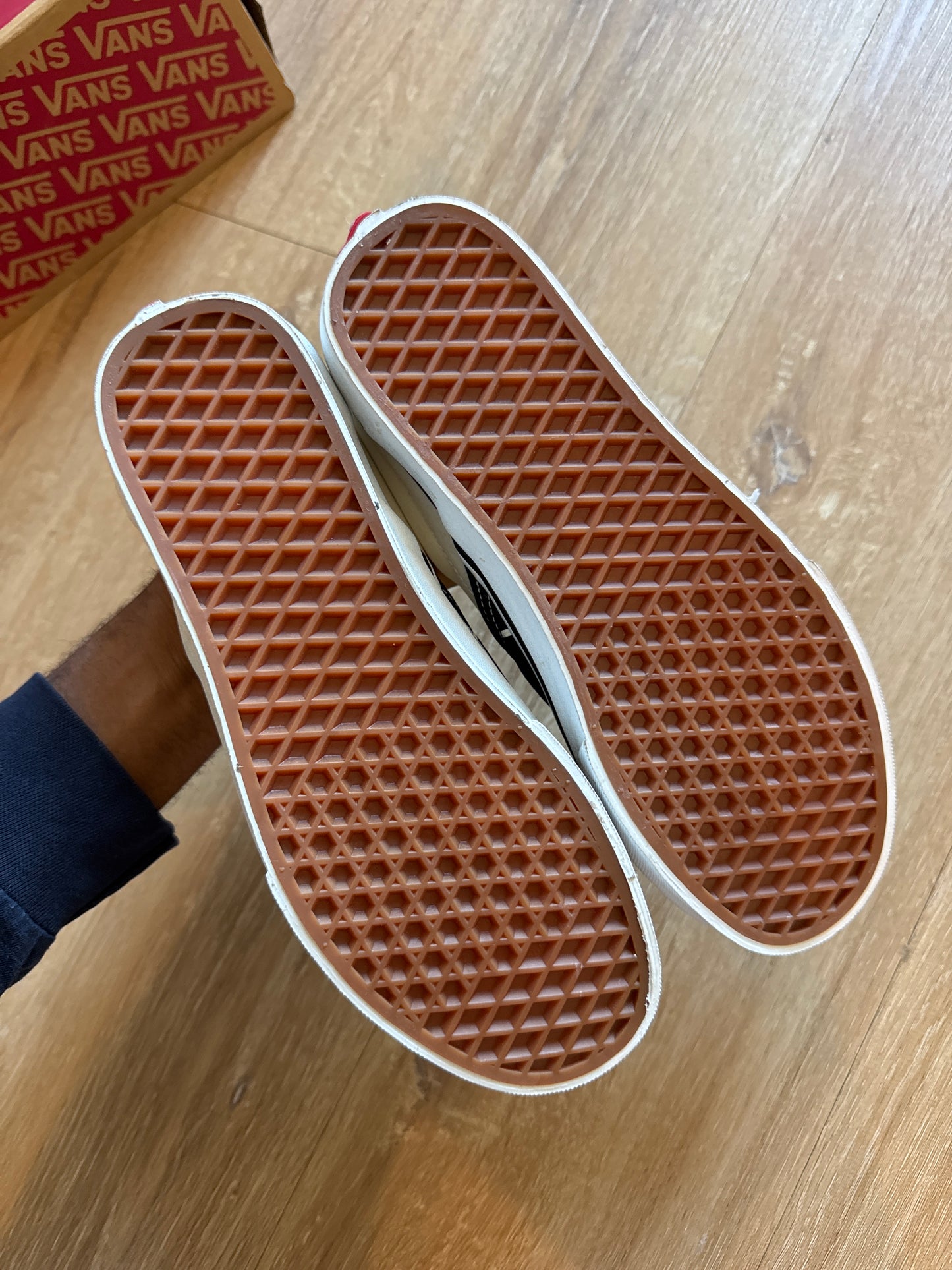Vans Classic Slip On Circle V Marshmallow