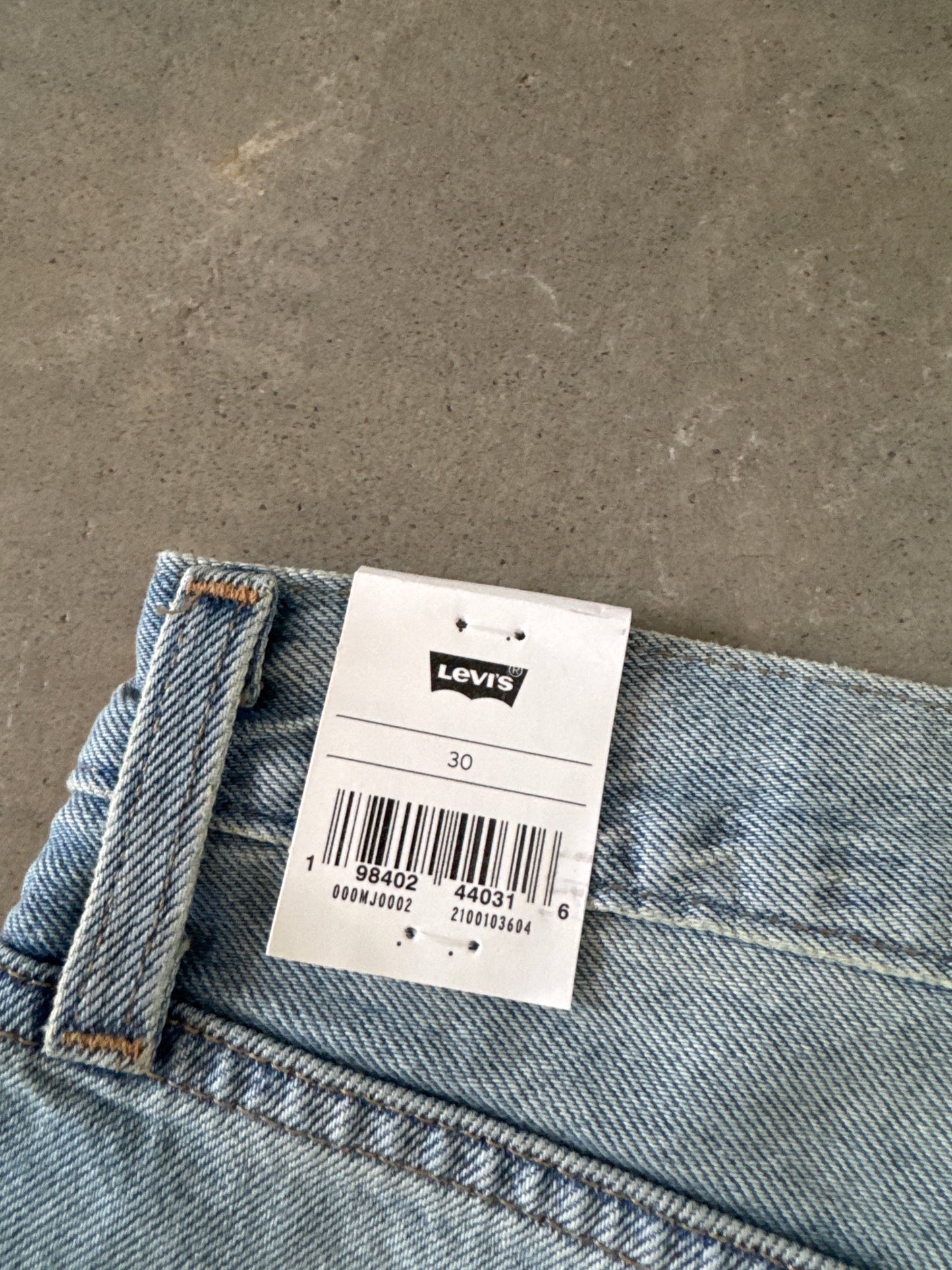 Levi’s Baggy Dad Mid Rise Lightwashed Denim Jean Shorts Jorts