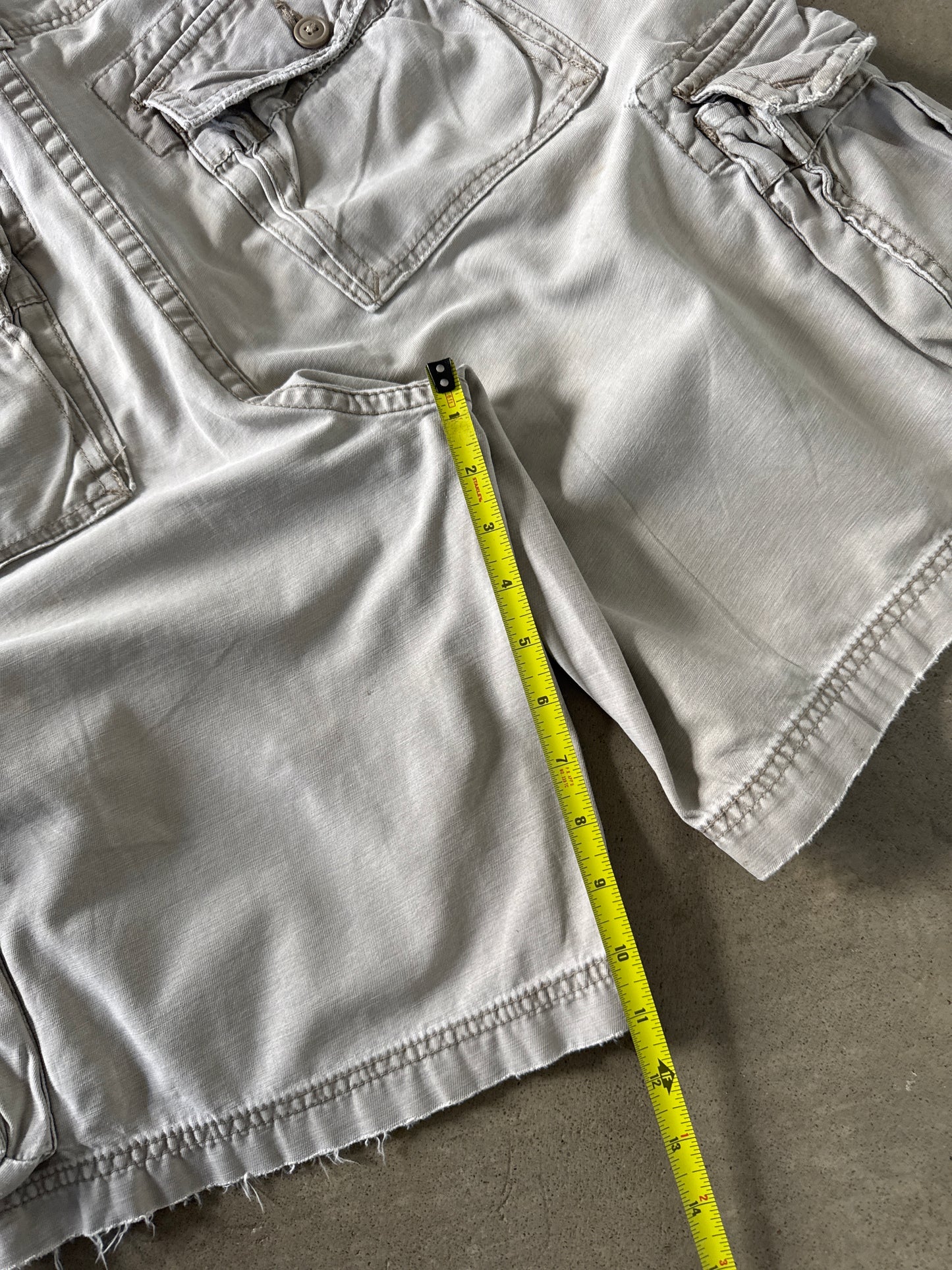 Vintage Mossimo Cargo Supply Light Tan Distressed Cargo Short