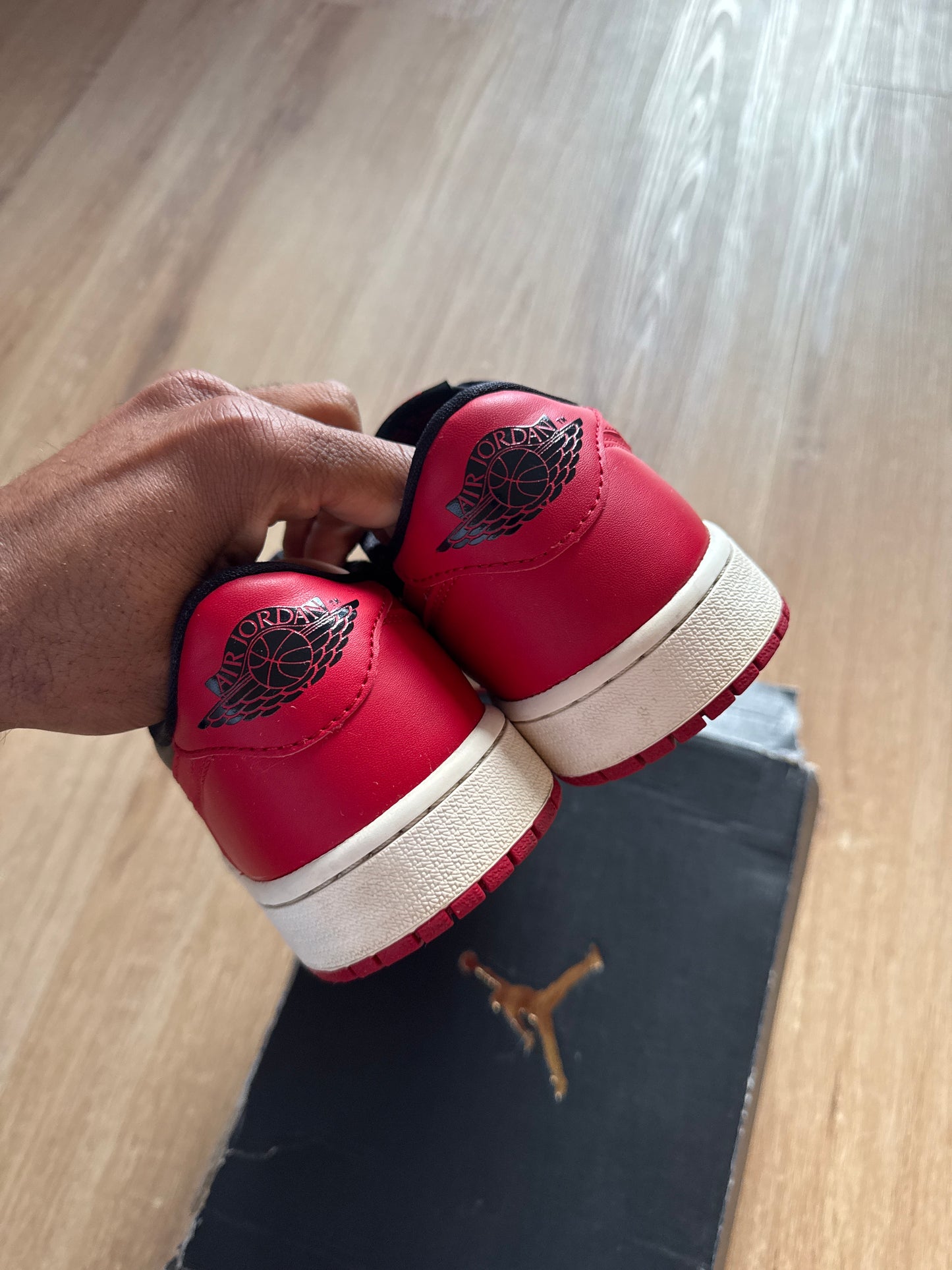Air Jordan Retro 1 Low Bred 2015