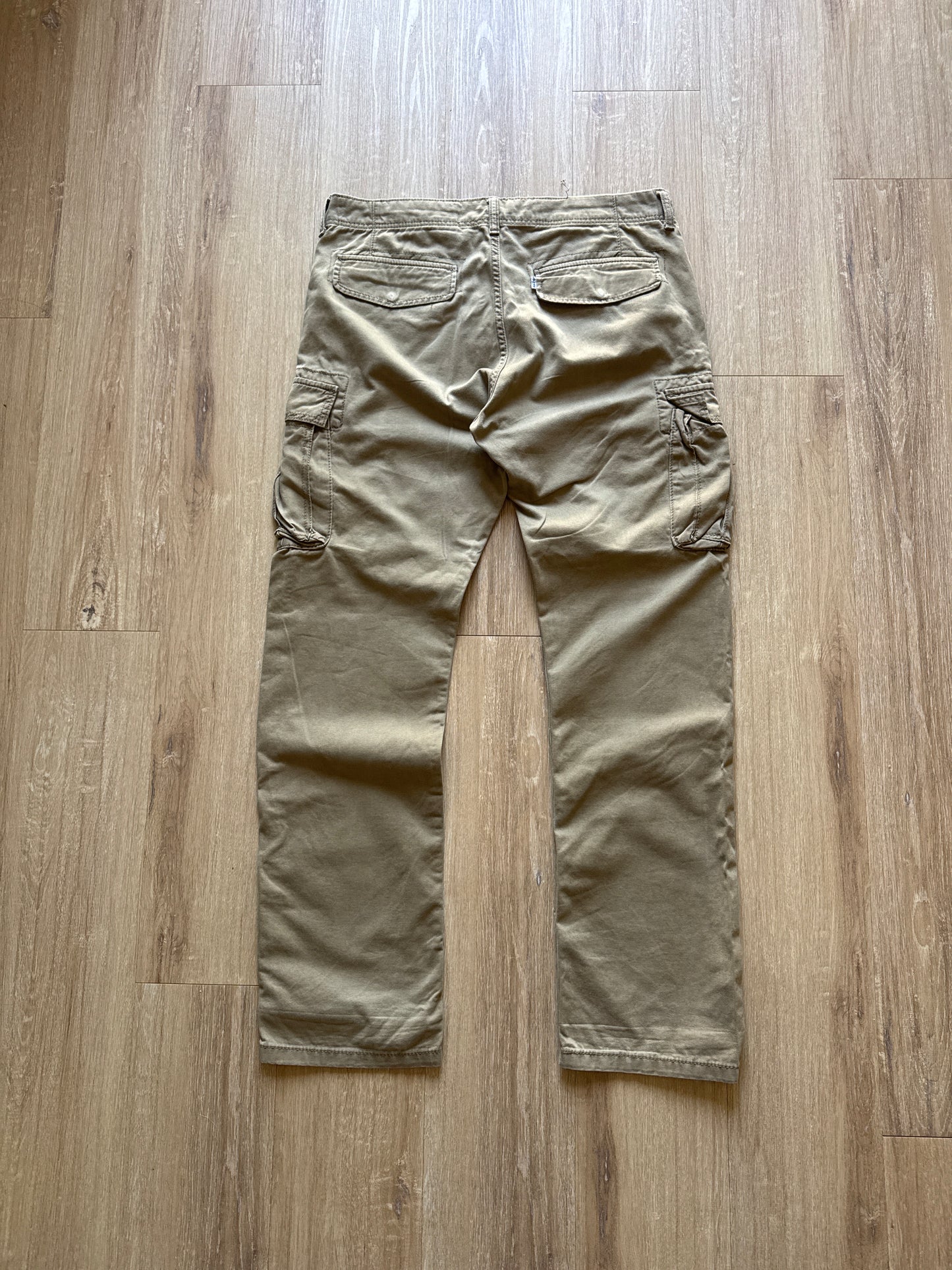 Levi’s Relaxed Fit Tan Cargo Pants