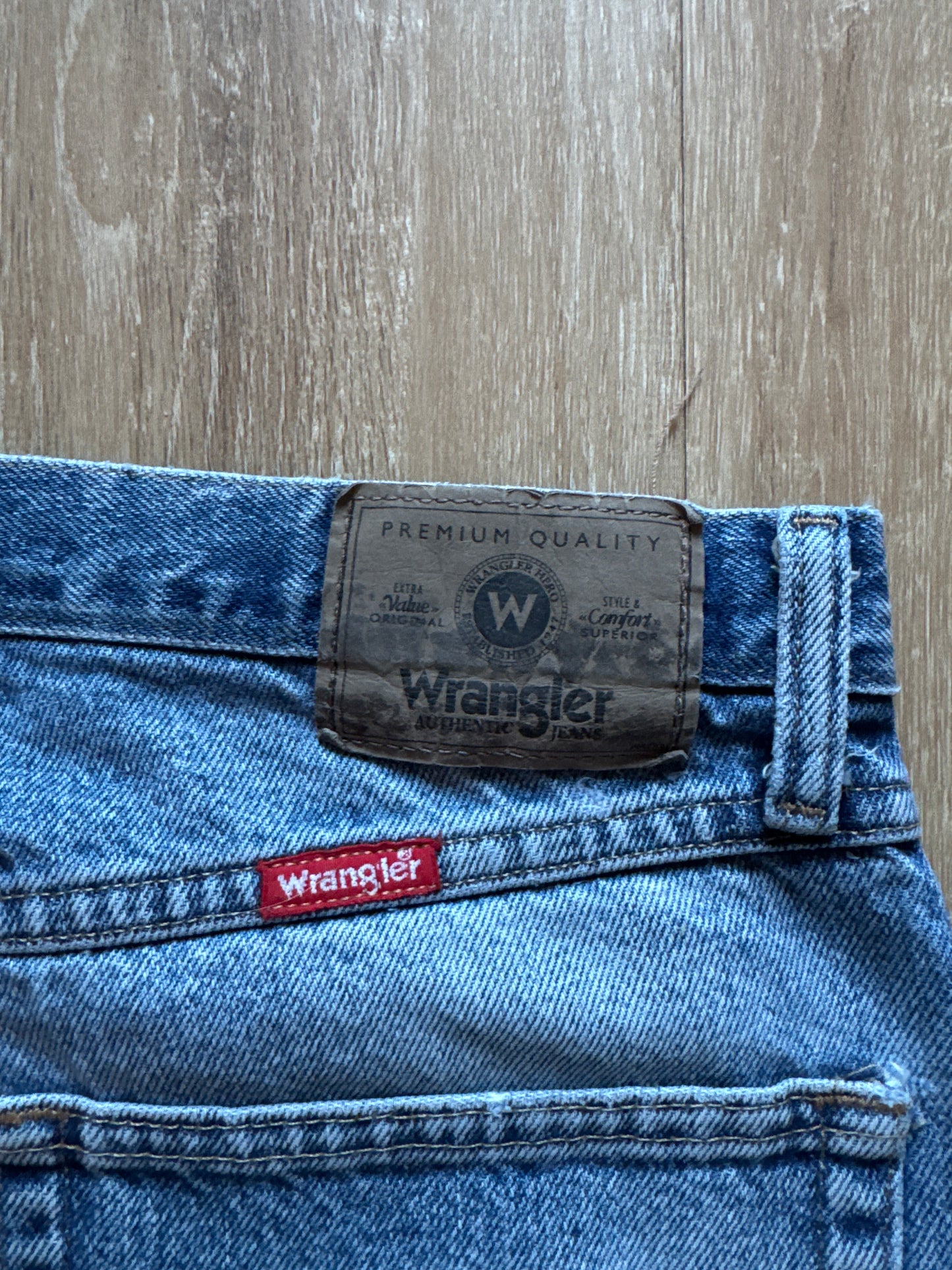 Vintage Wrangler Distressed Regular Fit Blue Denim Jeans