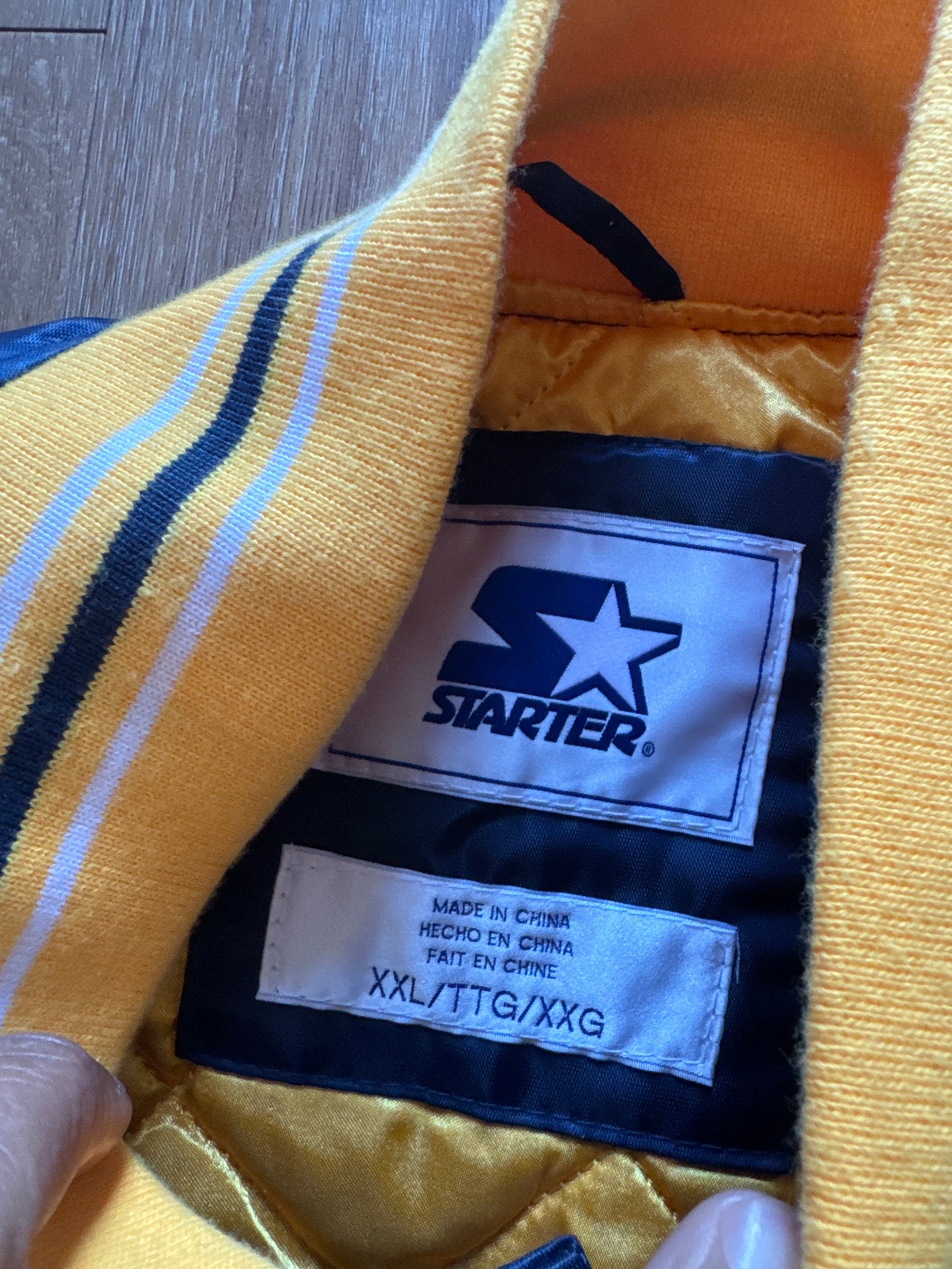 Starter Nashville Predators NHL Satin Bomber Jacket