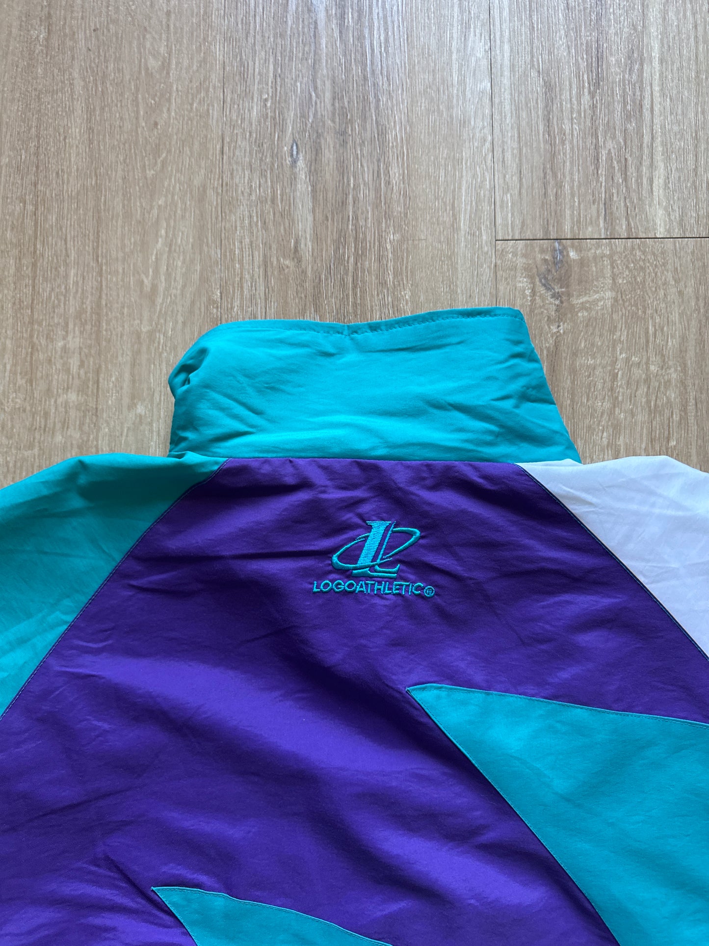 Vintage 90s Logo Athletic Charlotte Hornets Sharktooth Windbreaker Jacket