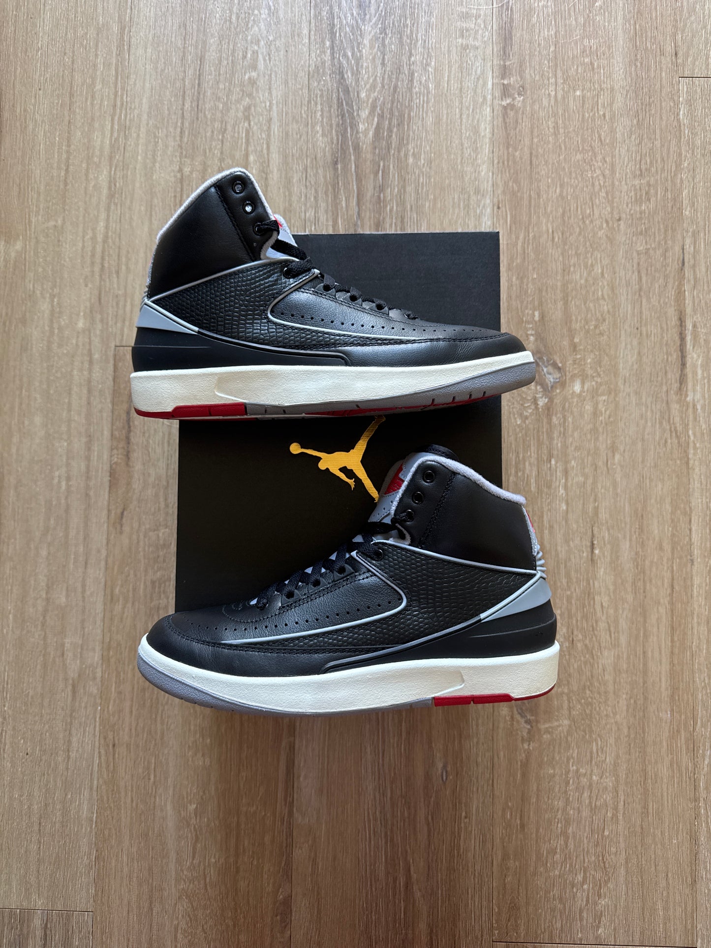 Jordan Retro 2 Black Cement