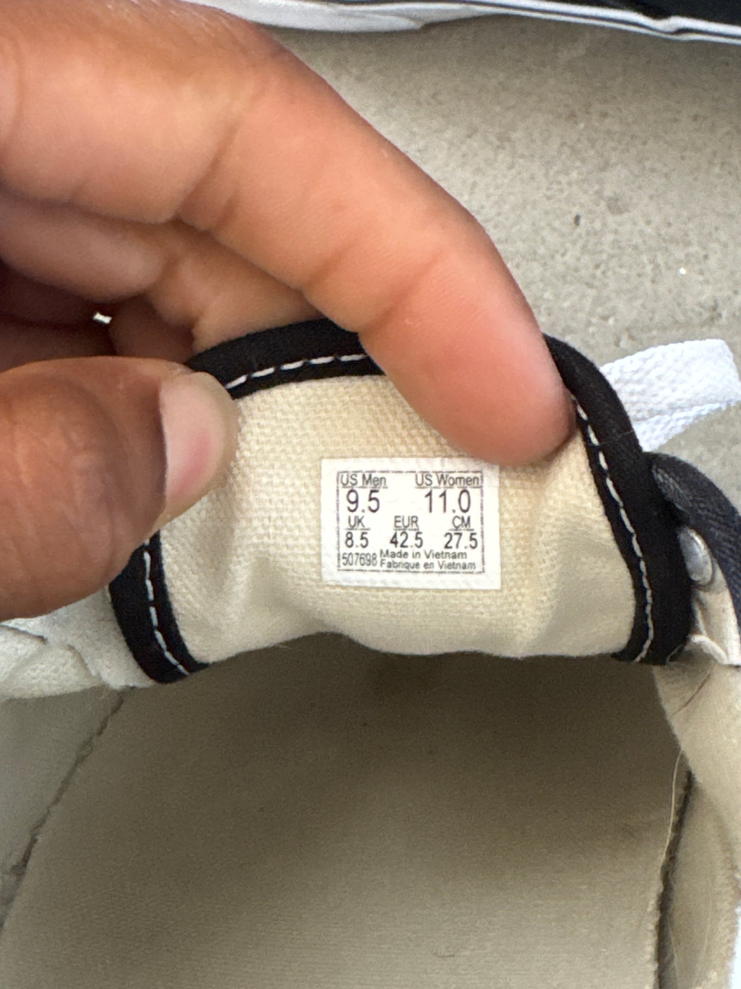 Vans Authentic Black White