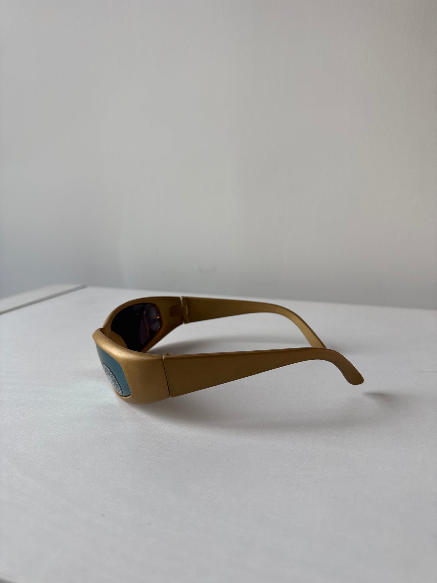 Vintage 90s Catfish Oval Gold Sunglasses