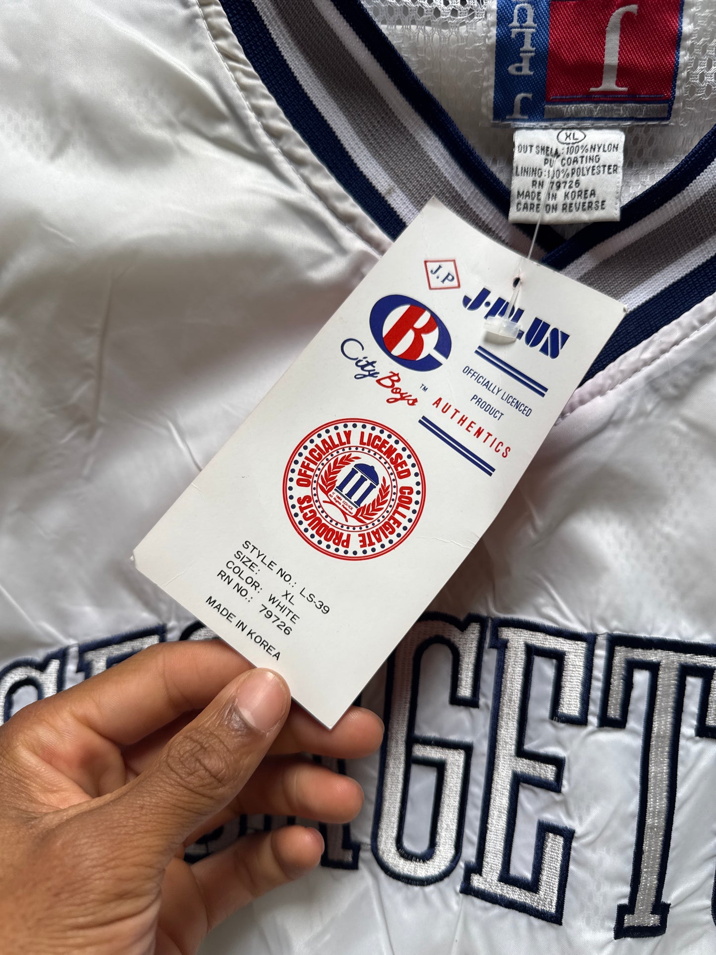 Vintage Collegiate Sportswear University Of Georgetown Hoya Windbreaker Tee