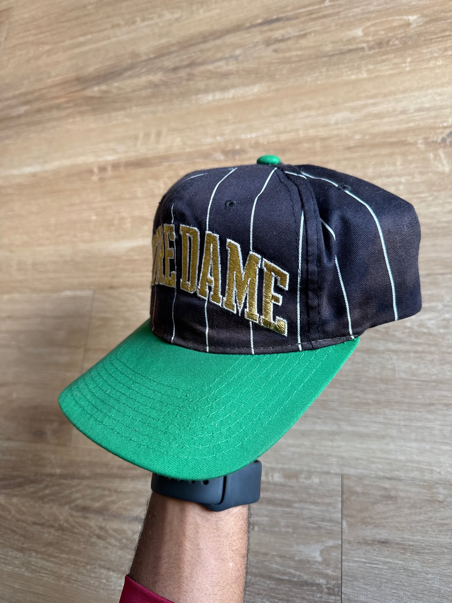 Vintage Starter University Of Notre Dame Fighting Irish NCAA Faded Pin Striped Snapback Sports Hat Cap