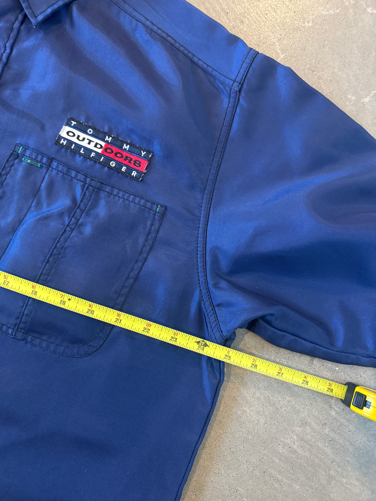 Vintage 90s Tommy Hilfiger Outdoors Nylon Lotus Button Up Shirt