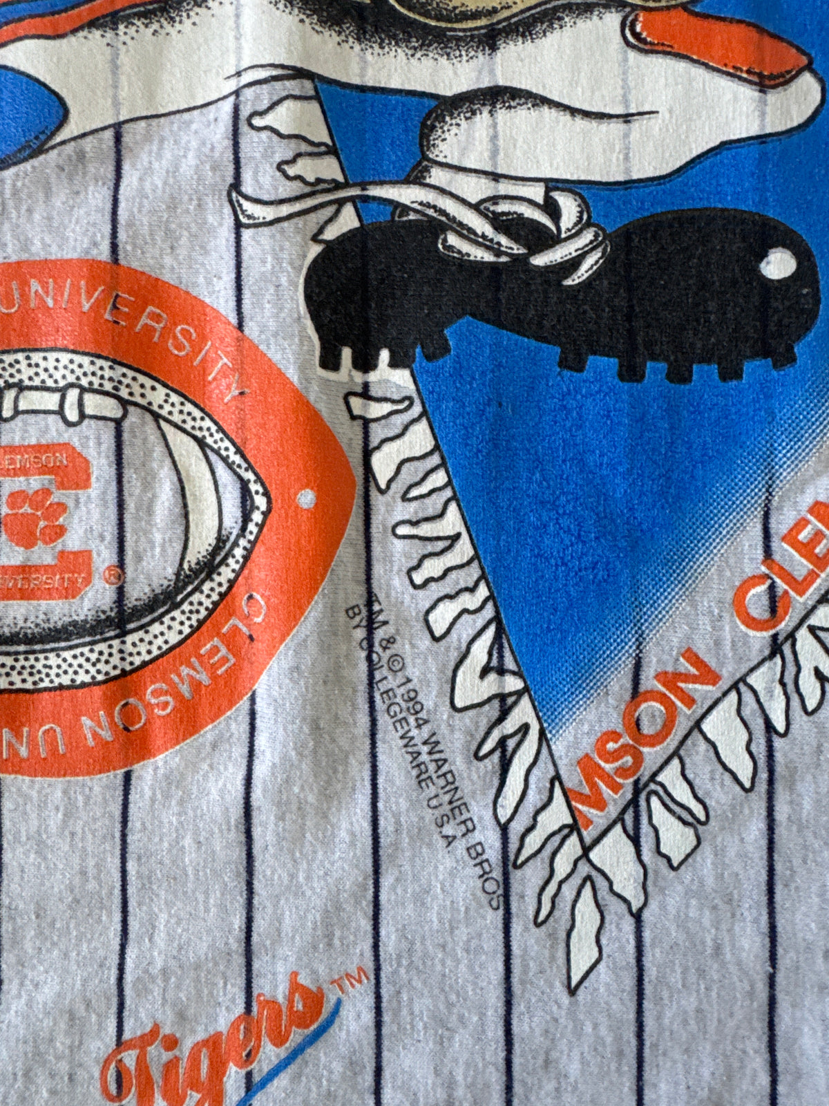 Vintage 1994 Warner Bros Taz University Of Clemson Tigers Raglan Pin Stripe Football Tee