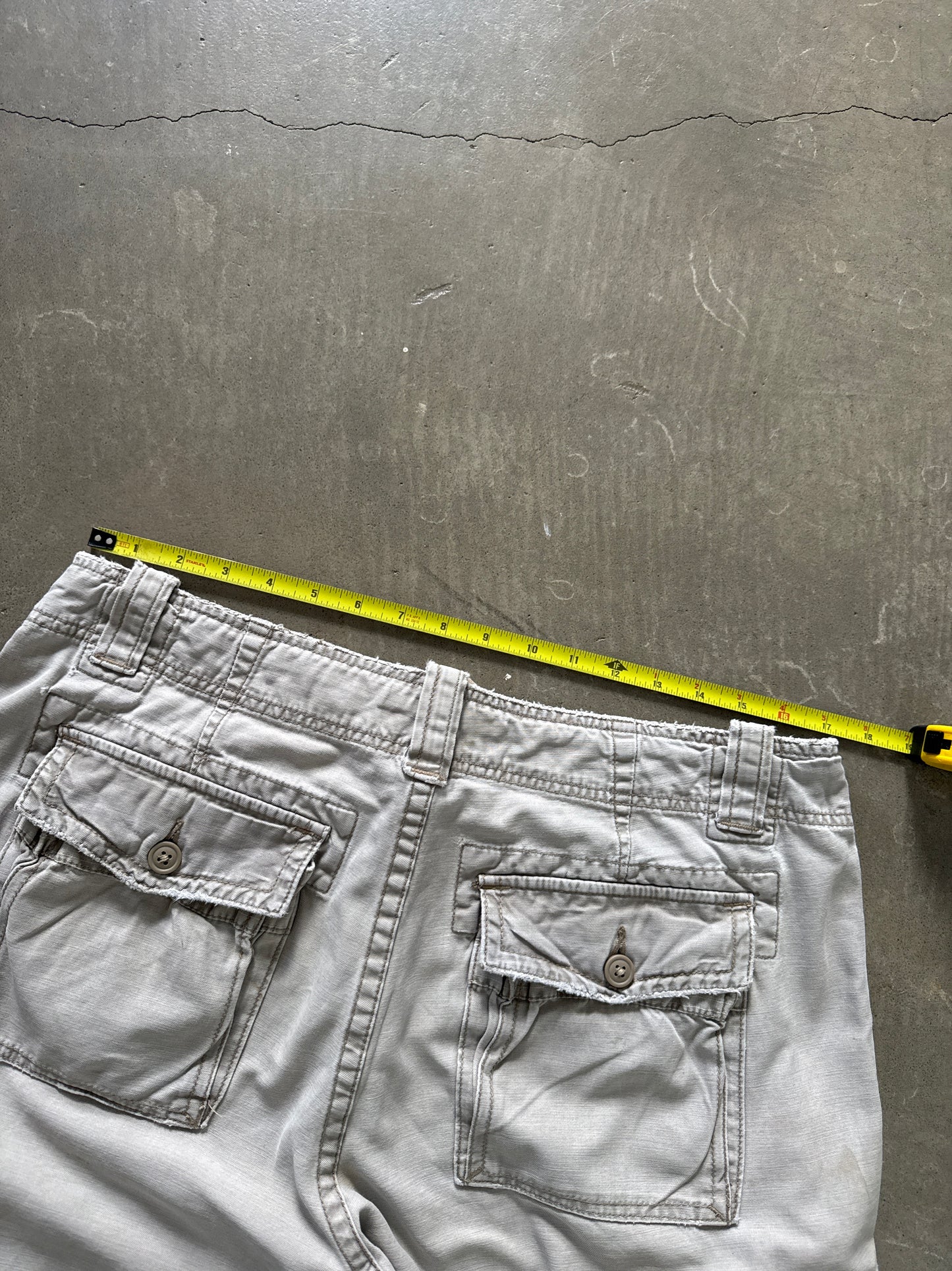 Vintage Mossimo Cargo Supply Light Tan Distressed Cargo Short