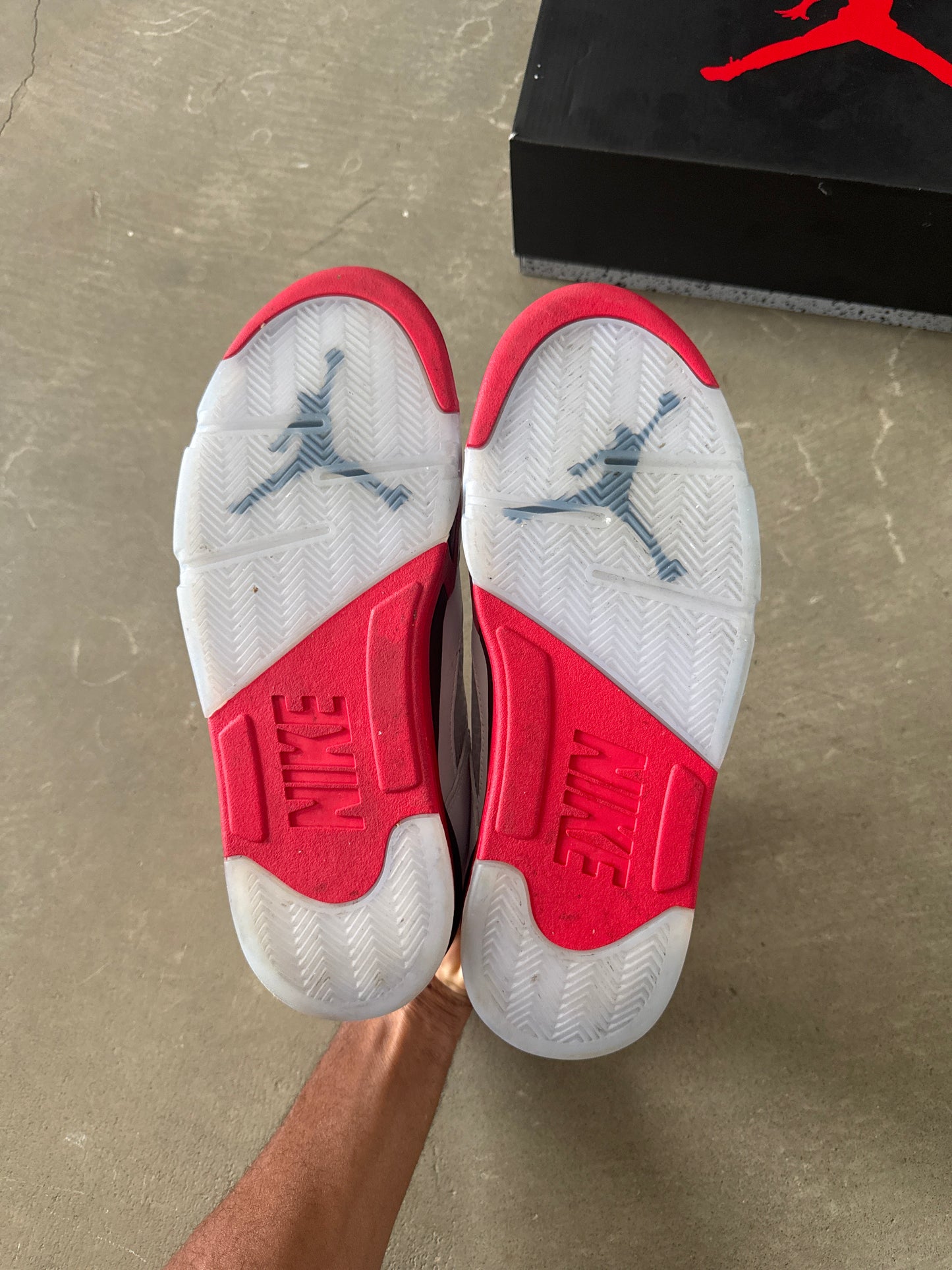 Jordan Retro 5 Fire Red Black Tongue (2025)