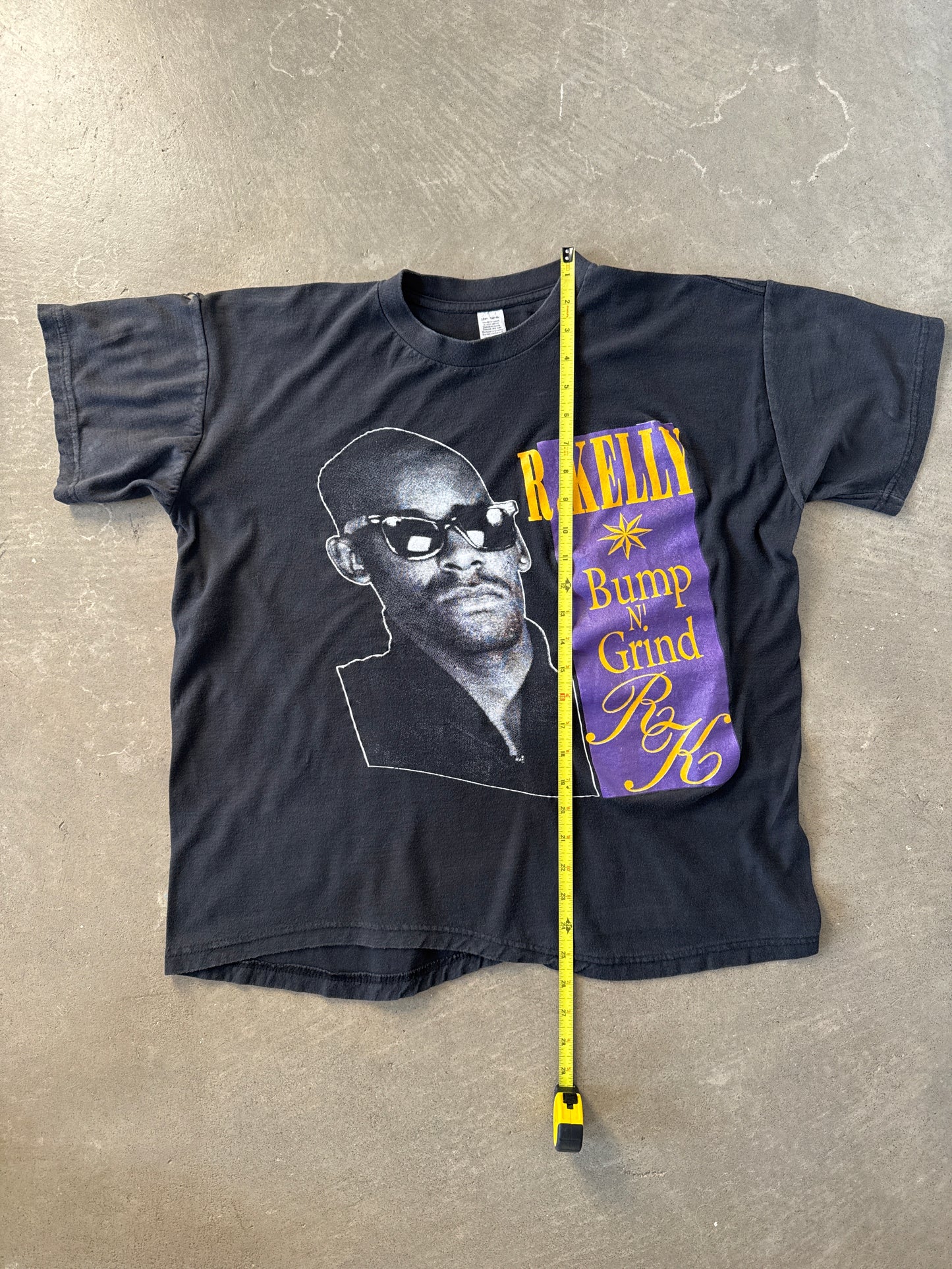 Vintage 90s R Kelly Bump N Grind Boxy Fit Rap Tee