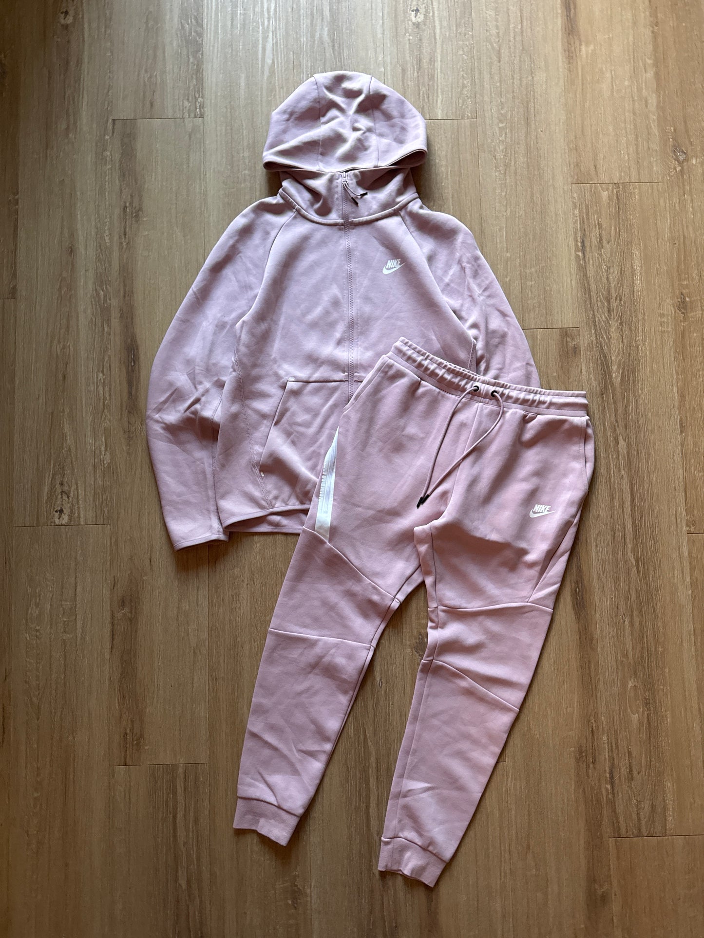 Nike Tech Fleece Pink Logo Set