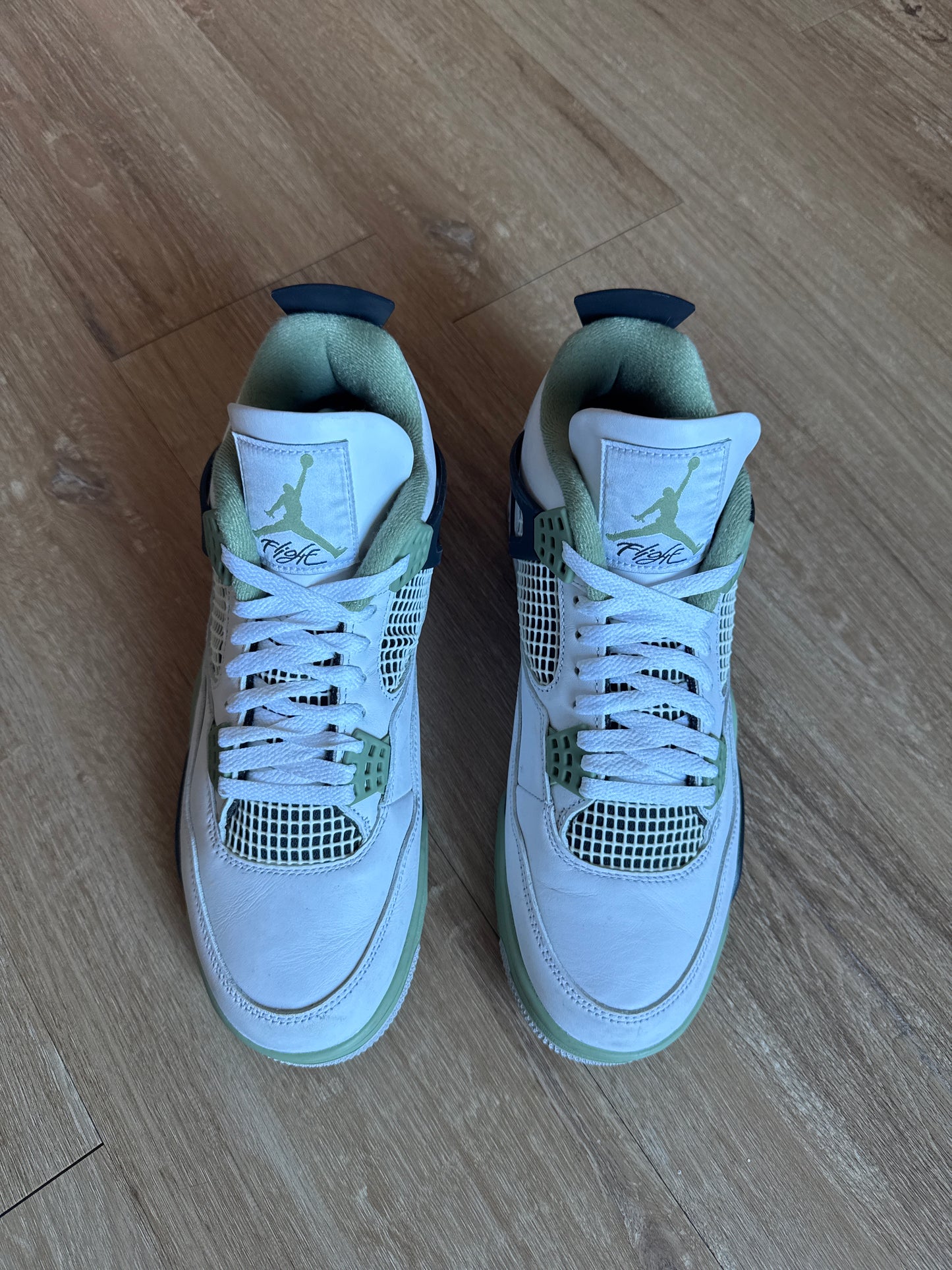 Air Jordan Retro 4 Women’s Seafoam