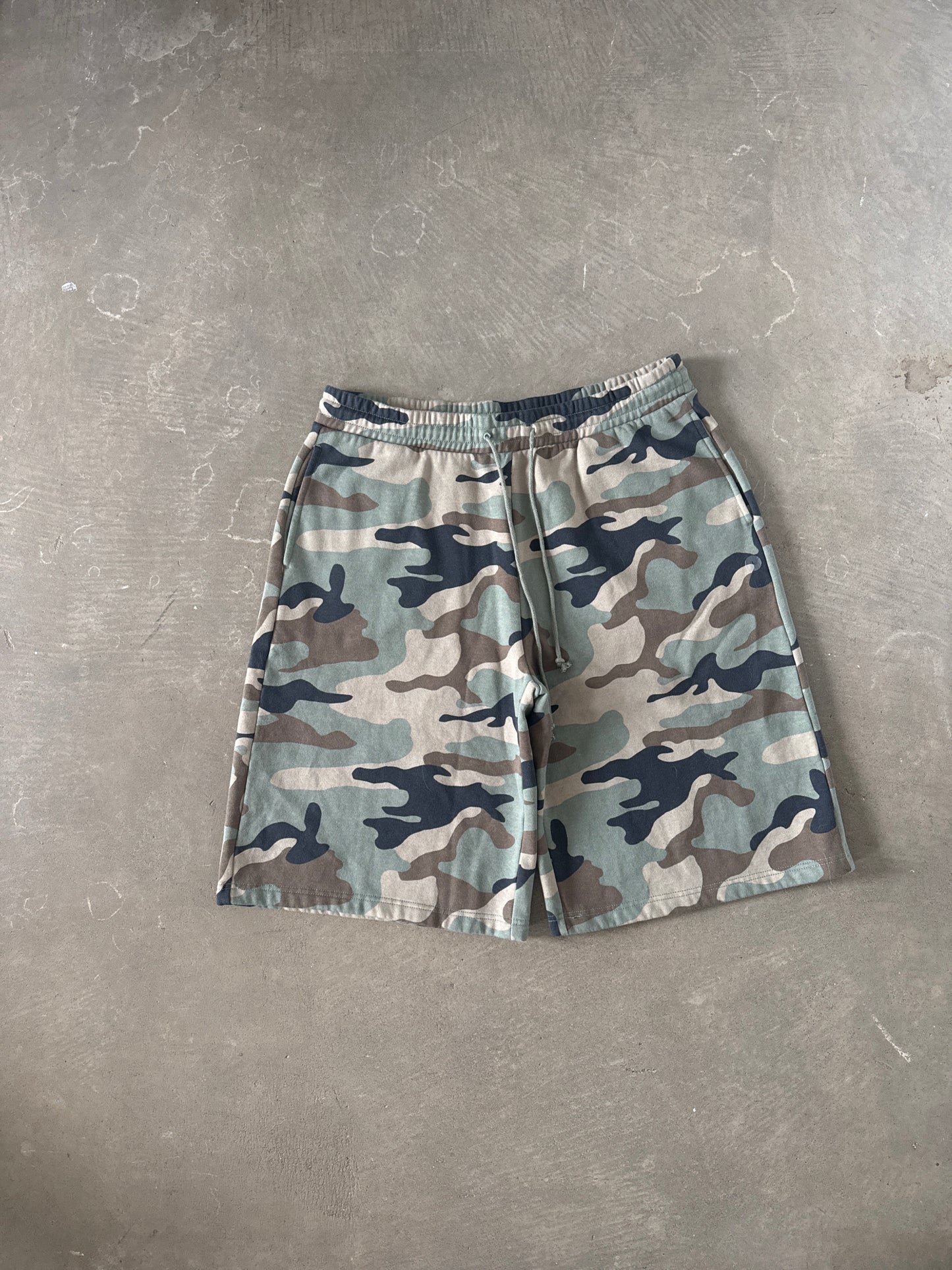 Blank 3/4 Long Camo Sweatshorts