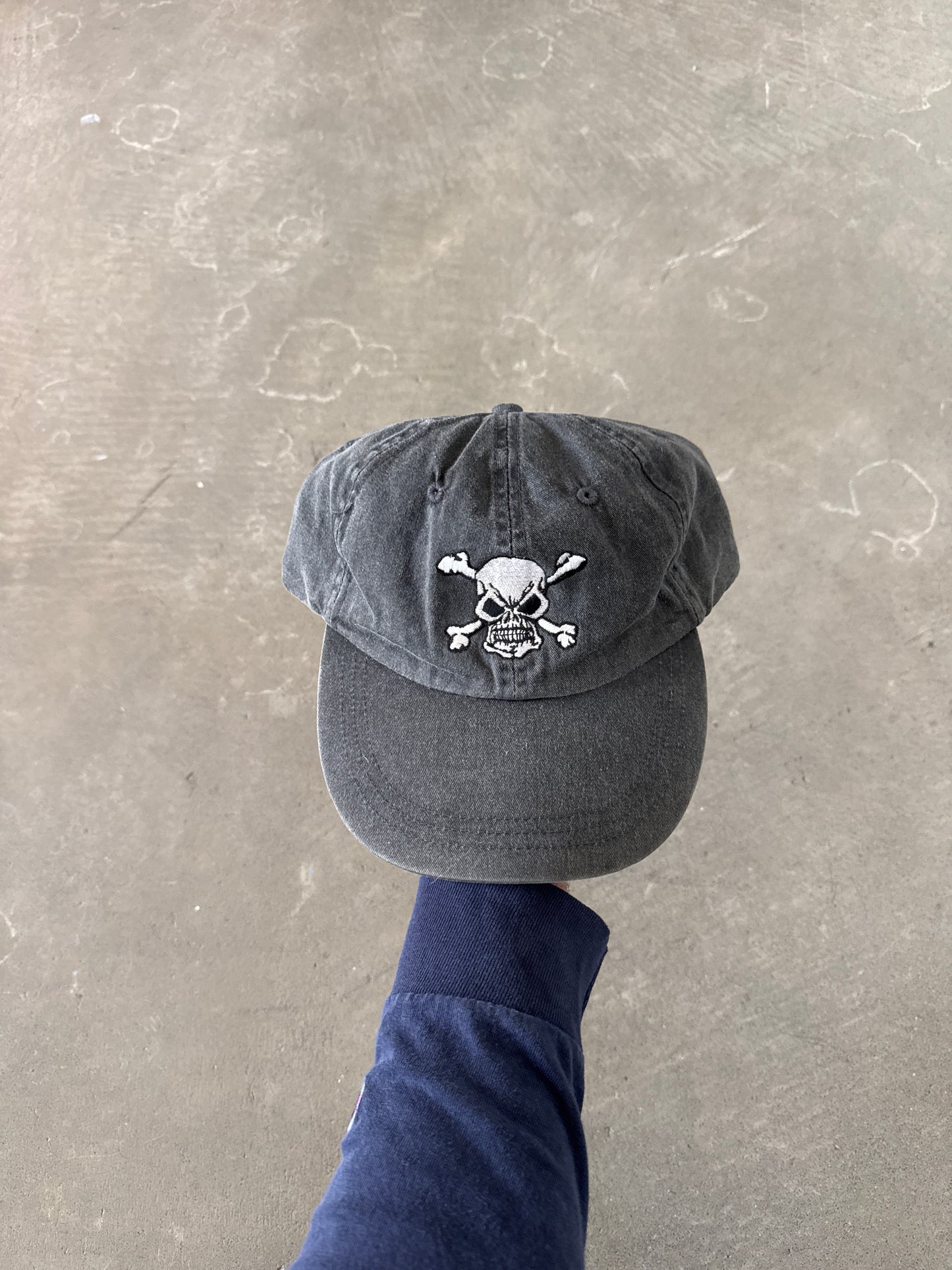 Vintage 90s Skull & Crossbones Strapback Skateboard Hat