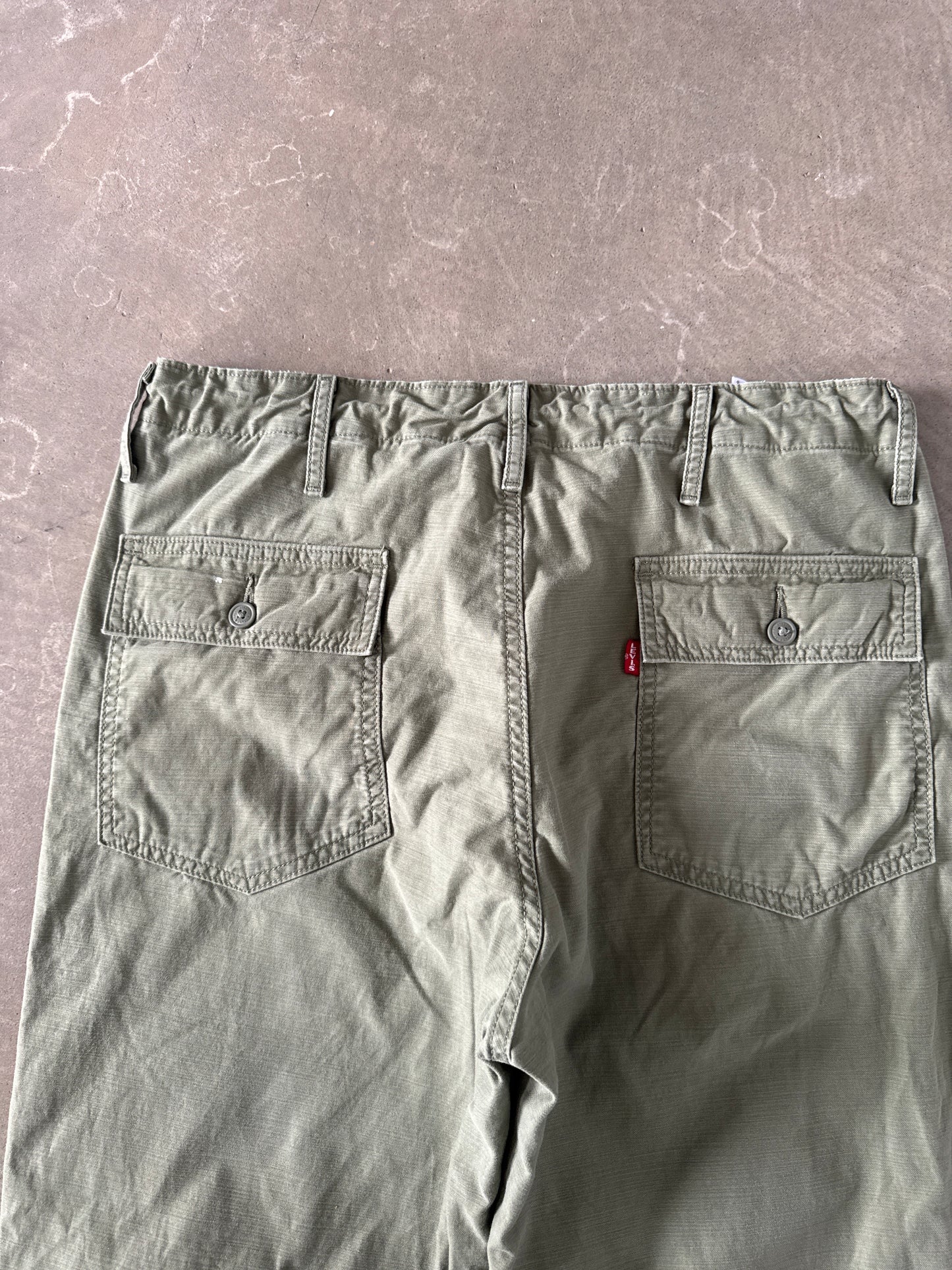 Levi’s Loose Straight Surplus Trousers Green Khaki Pants