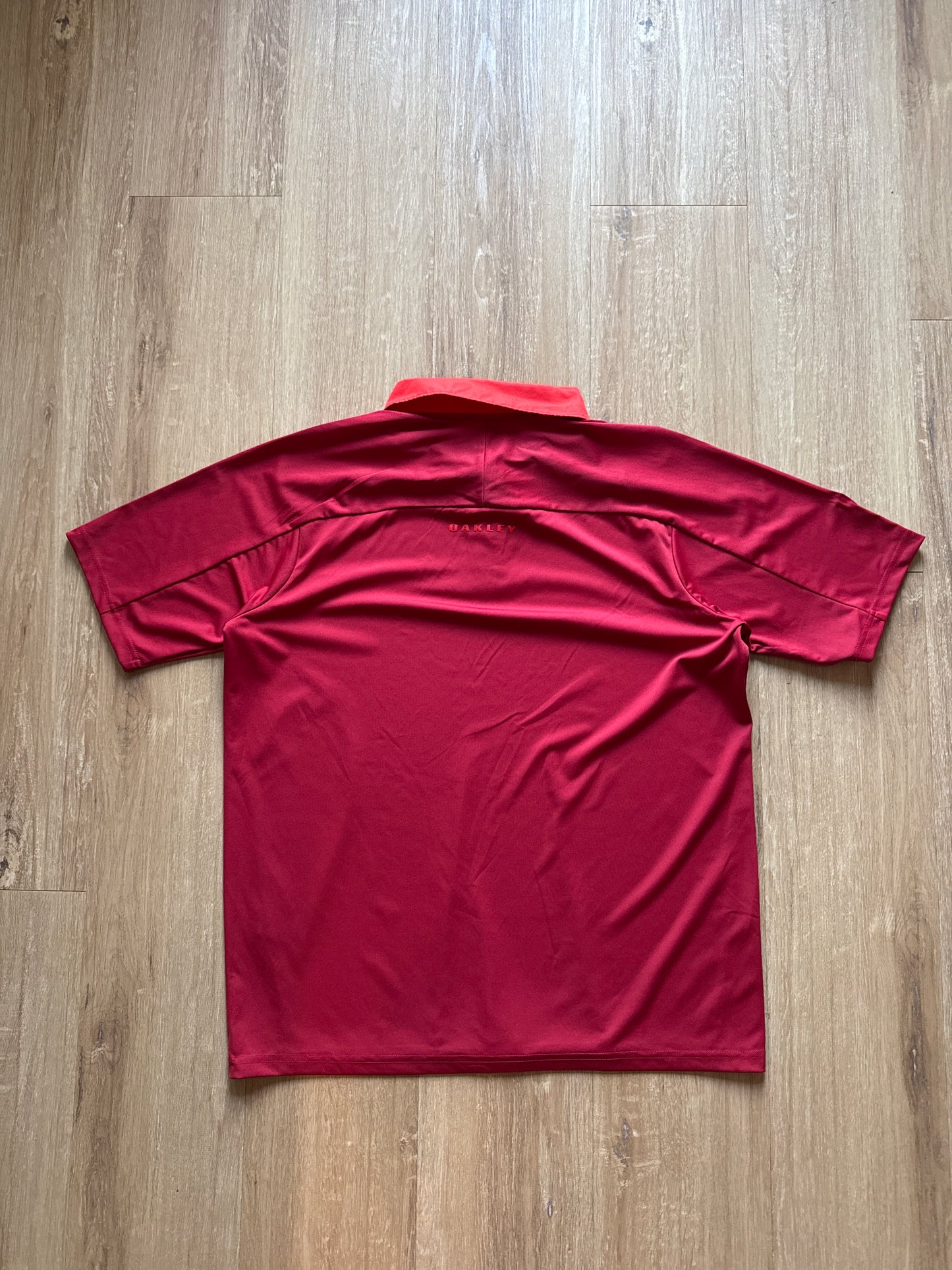 Oakley Medium Red Orange Solid Short Sleeve Performance Golf Logo Polo Shirt