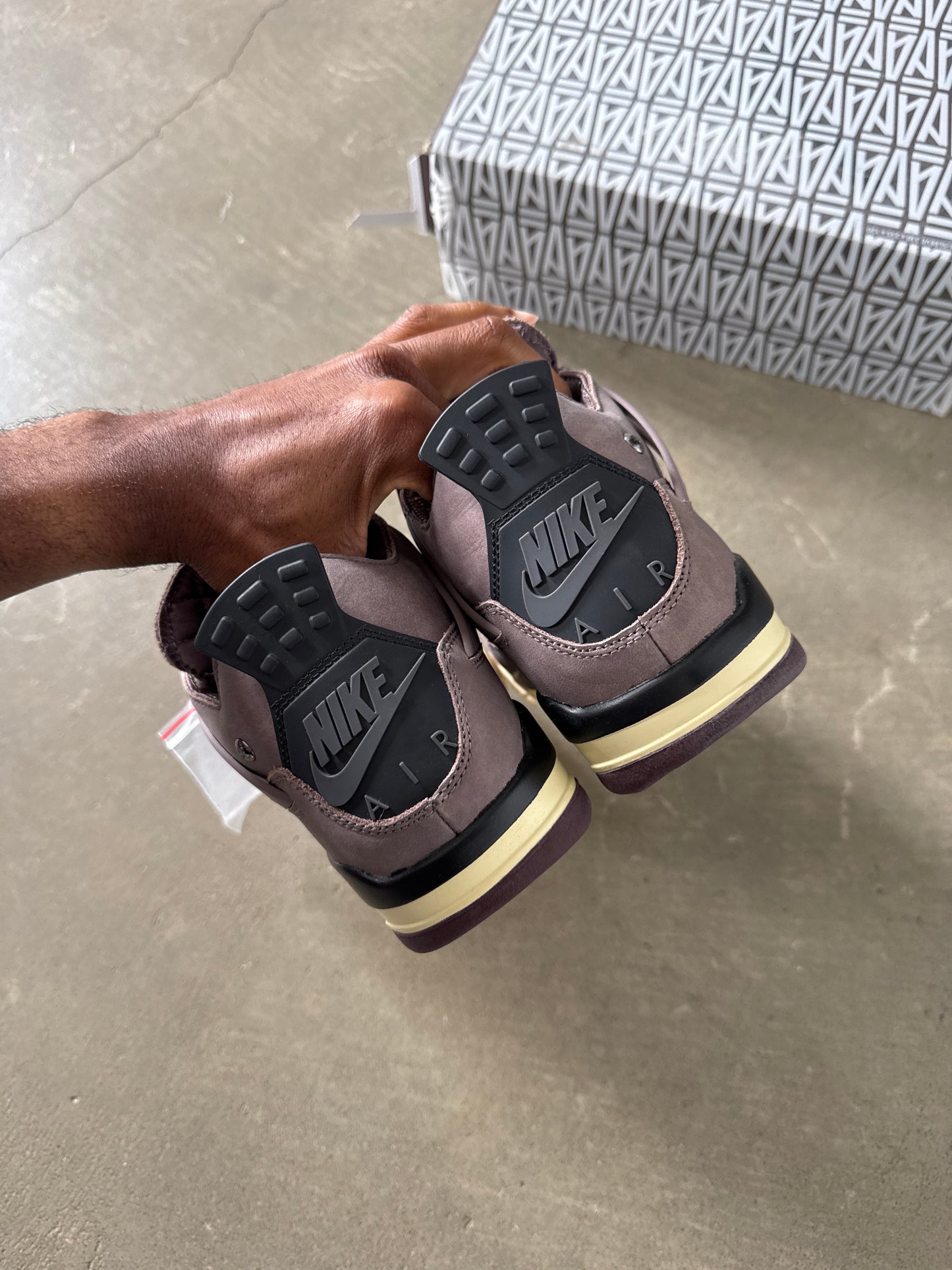 Jordan Retro 4 A Ma Maniere Violet Ore