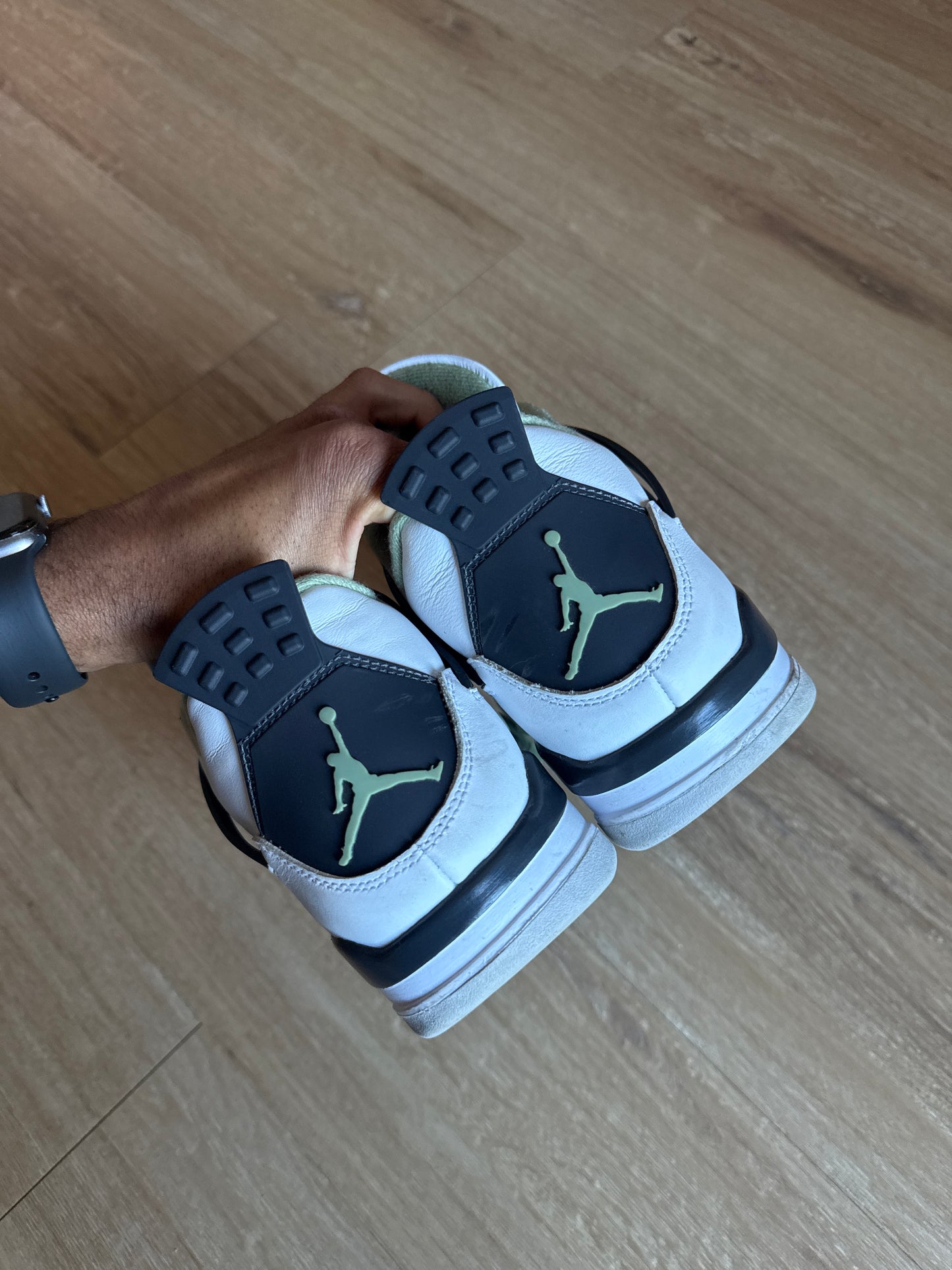 Air Jordan Retro 4 Women’s Seafoam