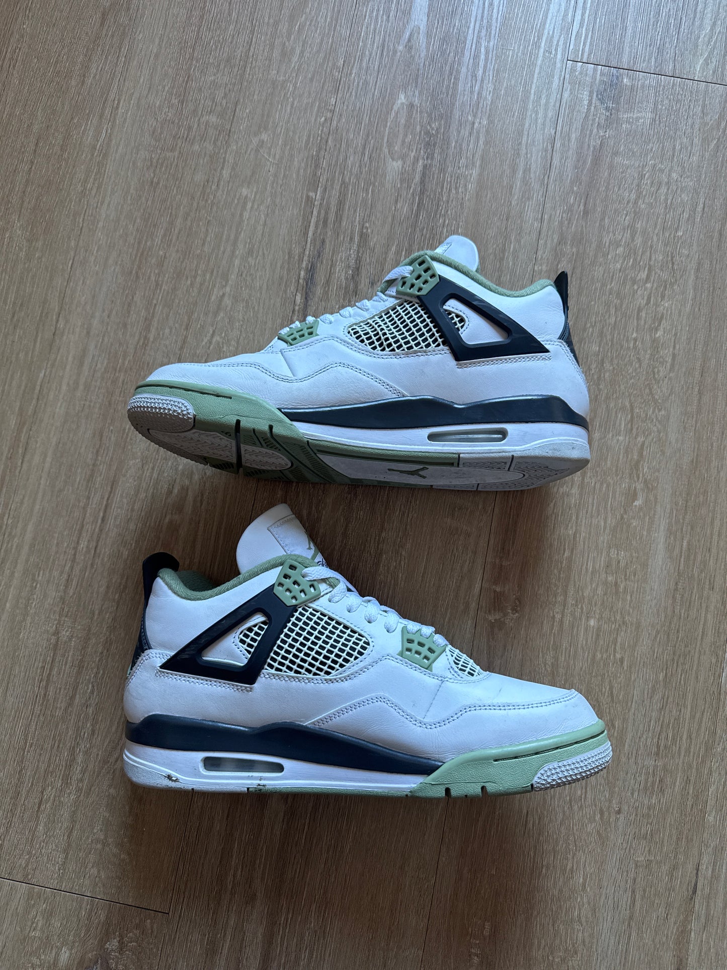 Air Jordan Retro 4 Women’s Seafoam