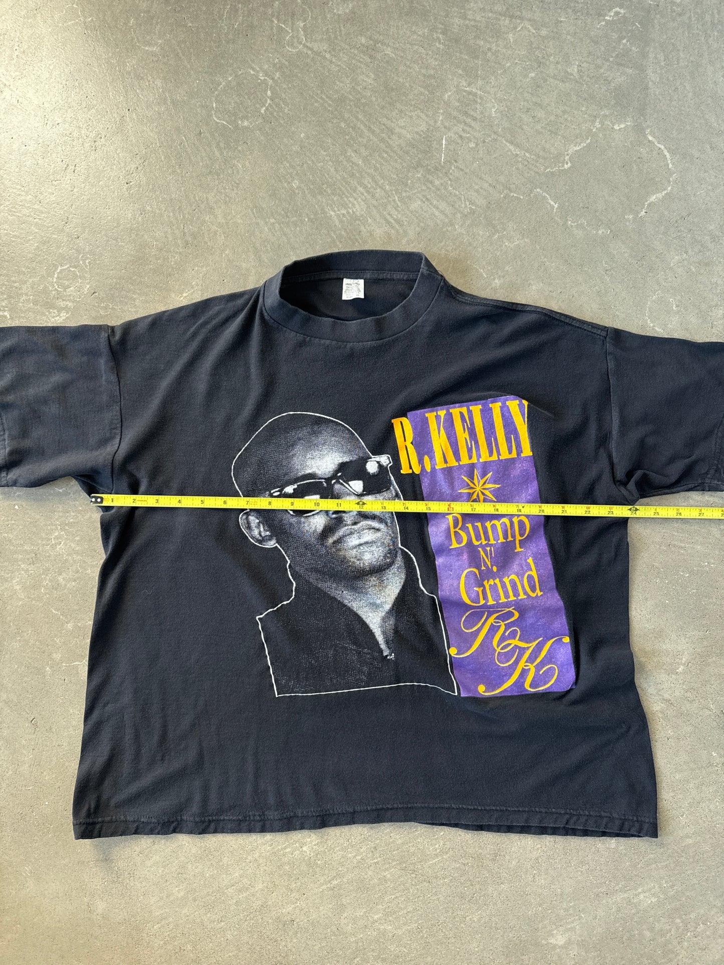 Vintage 90s R Kelly Bump N Grind Boxy Fit Rap Tee