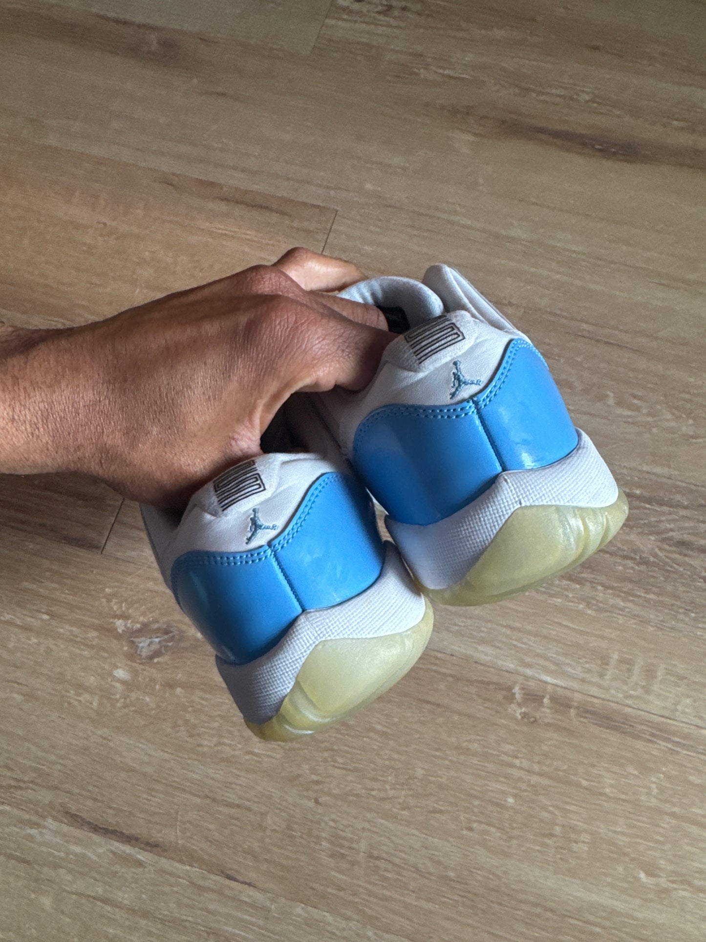 Jordan Retro 11 Low University Blue