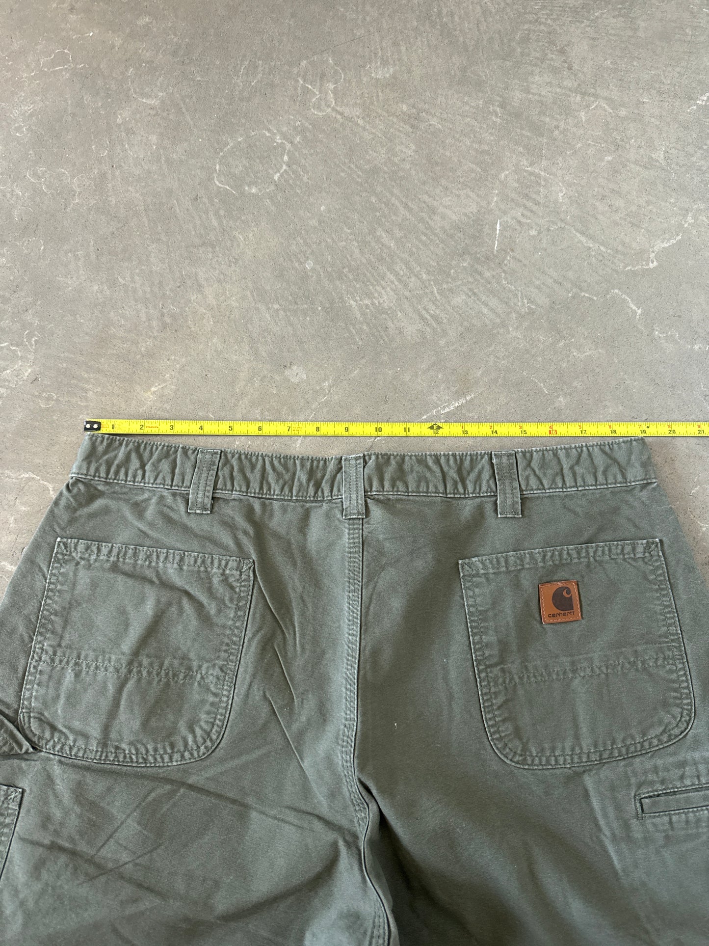 Vintage Carhartt Original Fit Olive Green Carpenter Shorts