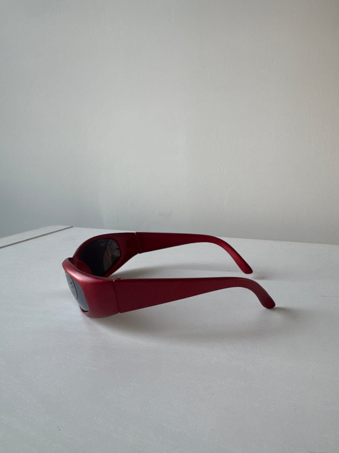 Vintage 90s Catfish Oval Red Sunglasses