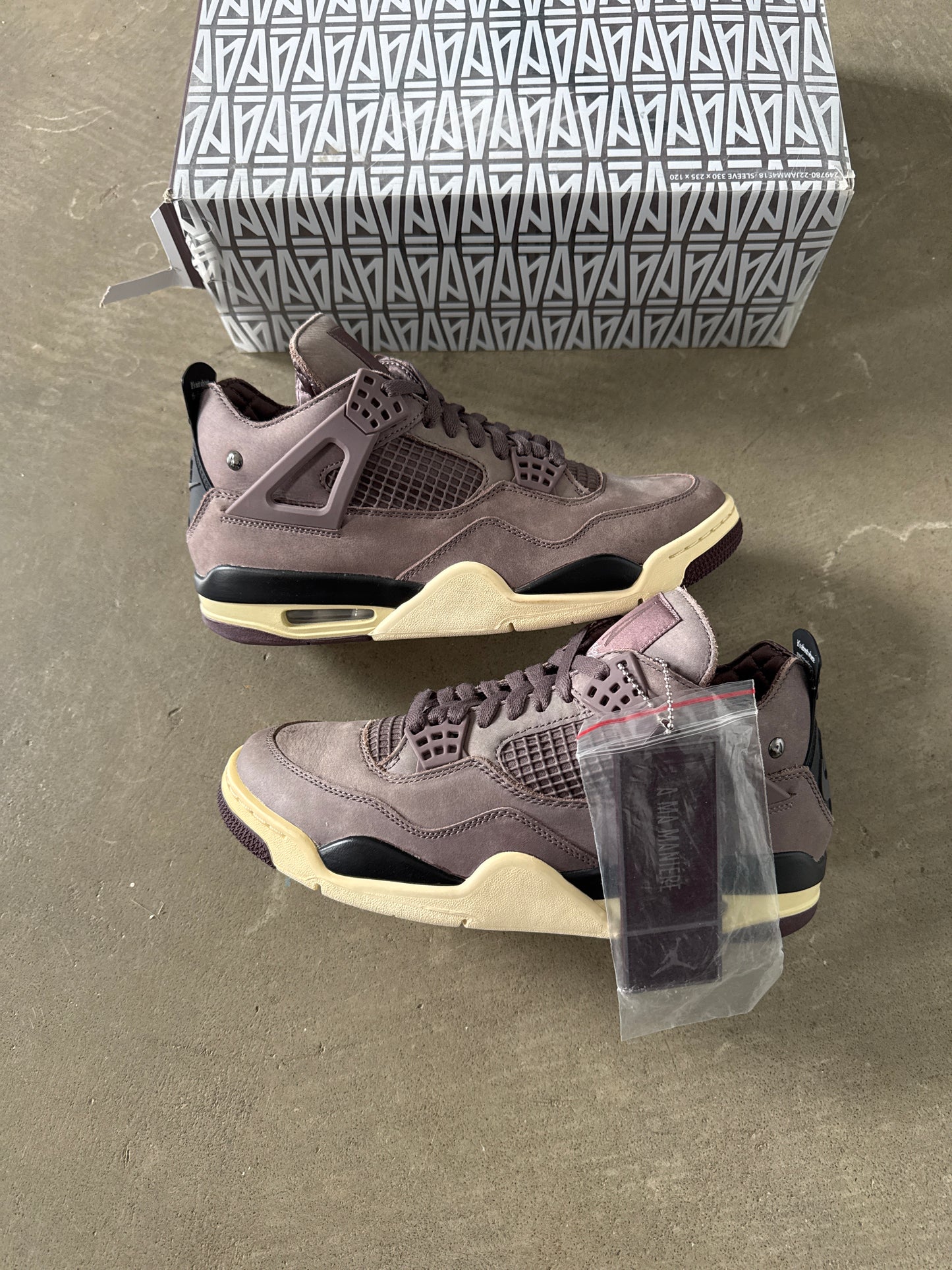 Jordan Retro 4 A Ma Maniere Violet Ore