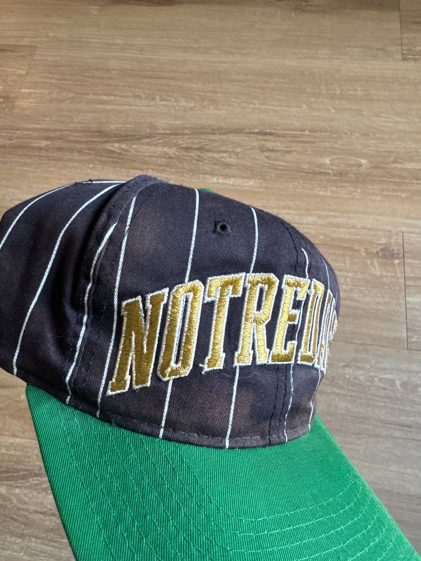 Vintage Starter University Of Notre Dame Fighting Irish NCAA Faded Pin Striped Snapback Sports Hat Cap