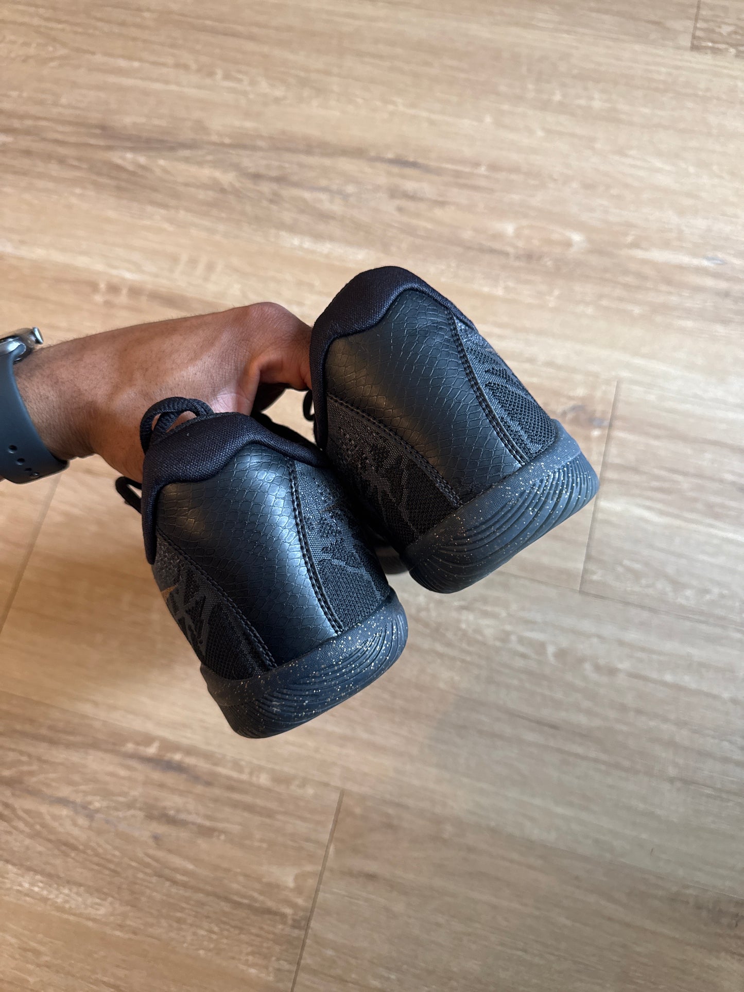 Nike Kobe Bryant Mamba Rage Gold Stars