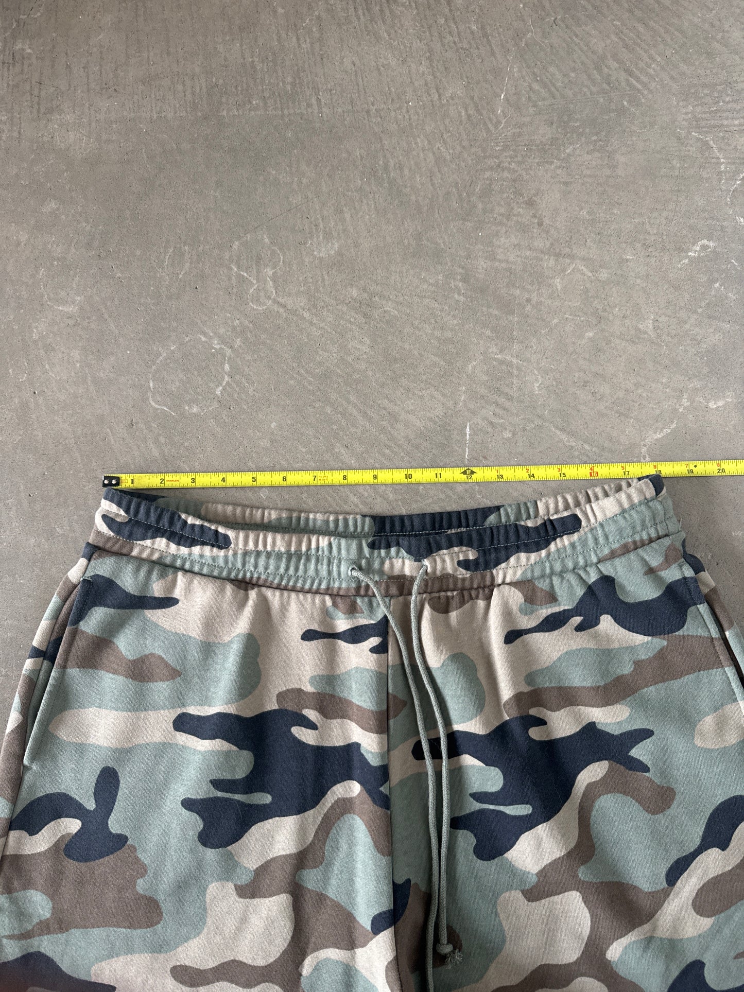 Blank 3/4 Long Camo Sweatshorts