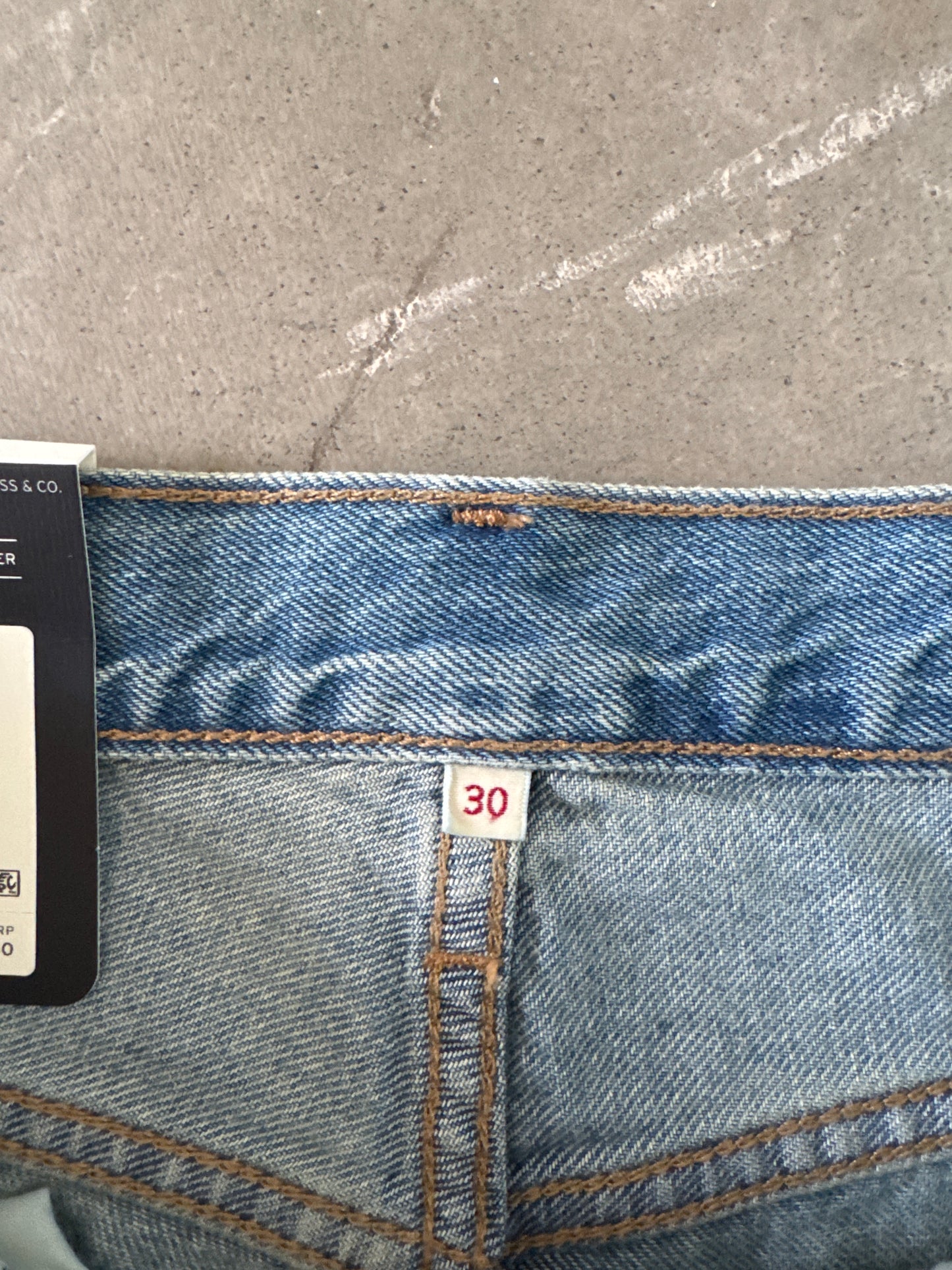 Levi’s Baggy Dad Mid Rise Lightwashed Denim Jean Shorts Jorts