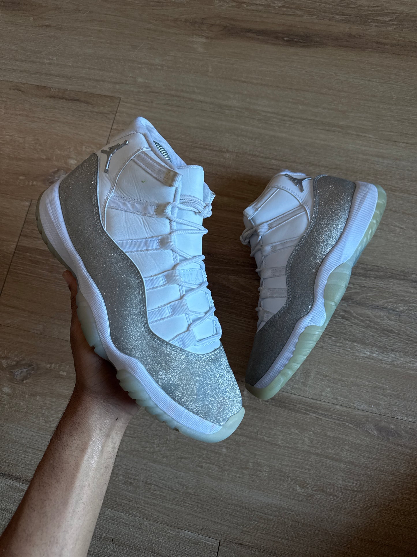 Jordan Retro 11 Women’s White Metallic Silver Vast Grey