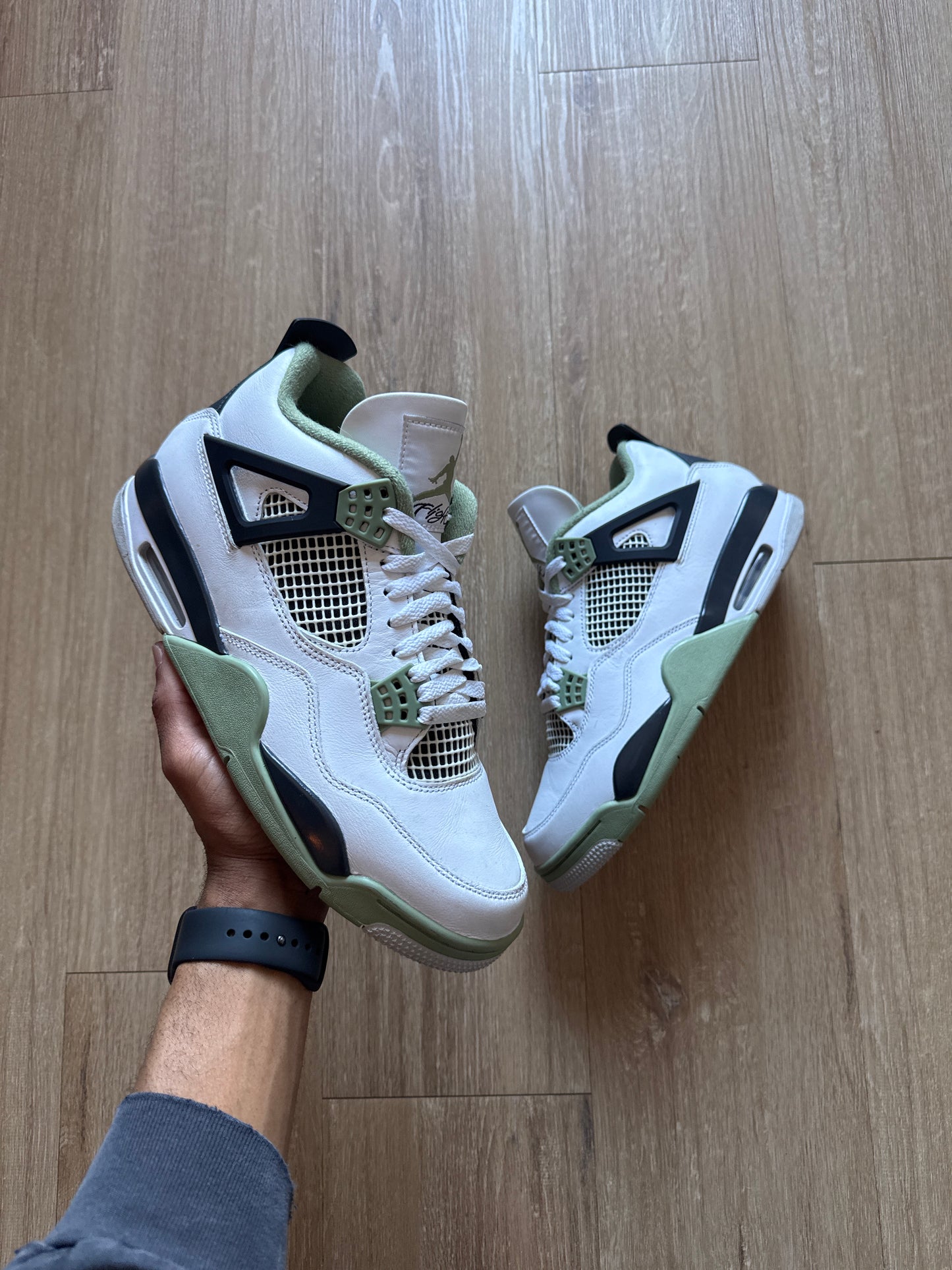 Air Jordan Retro 4 Women’s Seafoam