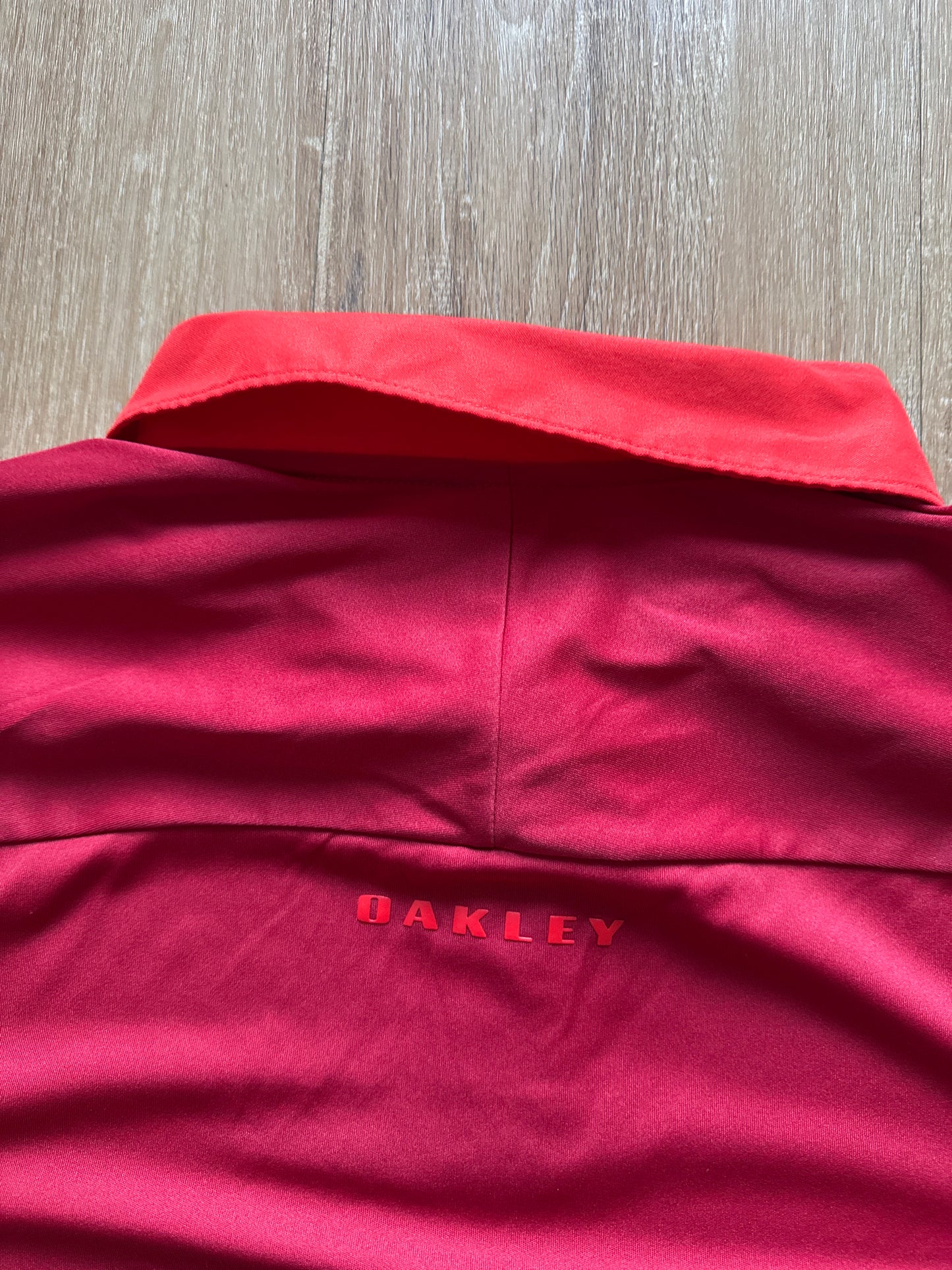 Oakley Medium Red Orange Solid Short Sleeve Performance Golf Logo Polo Shirt