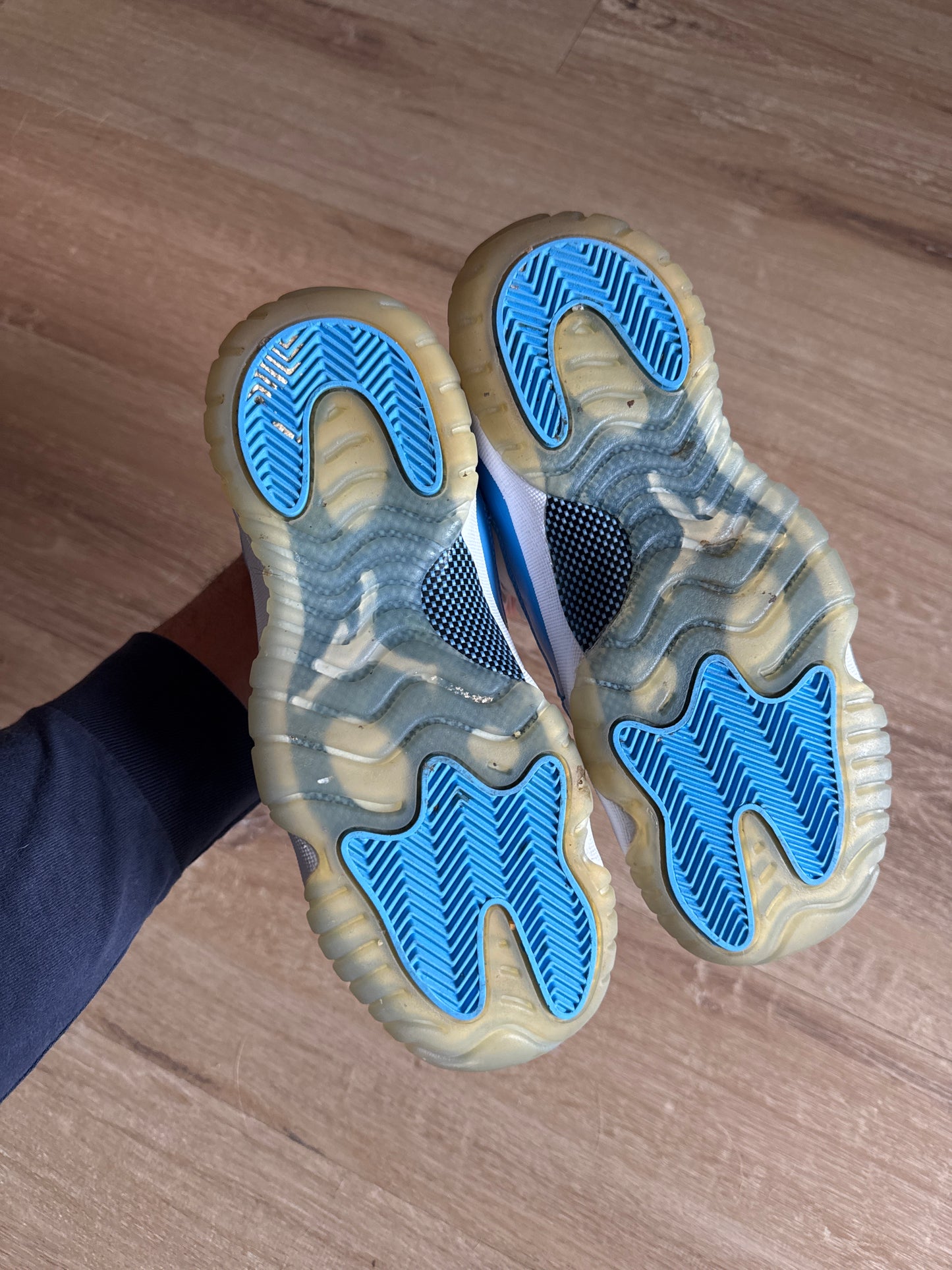Jordan Retro 11 Low University Blue