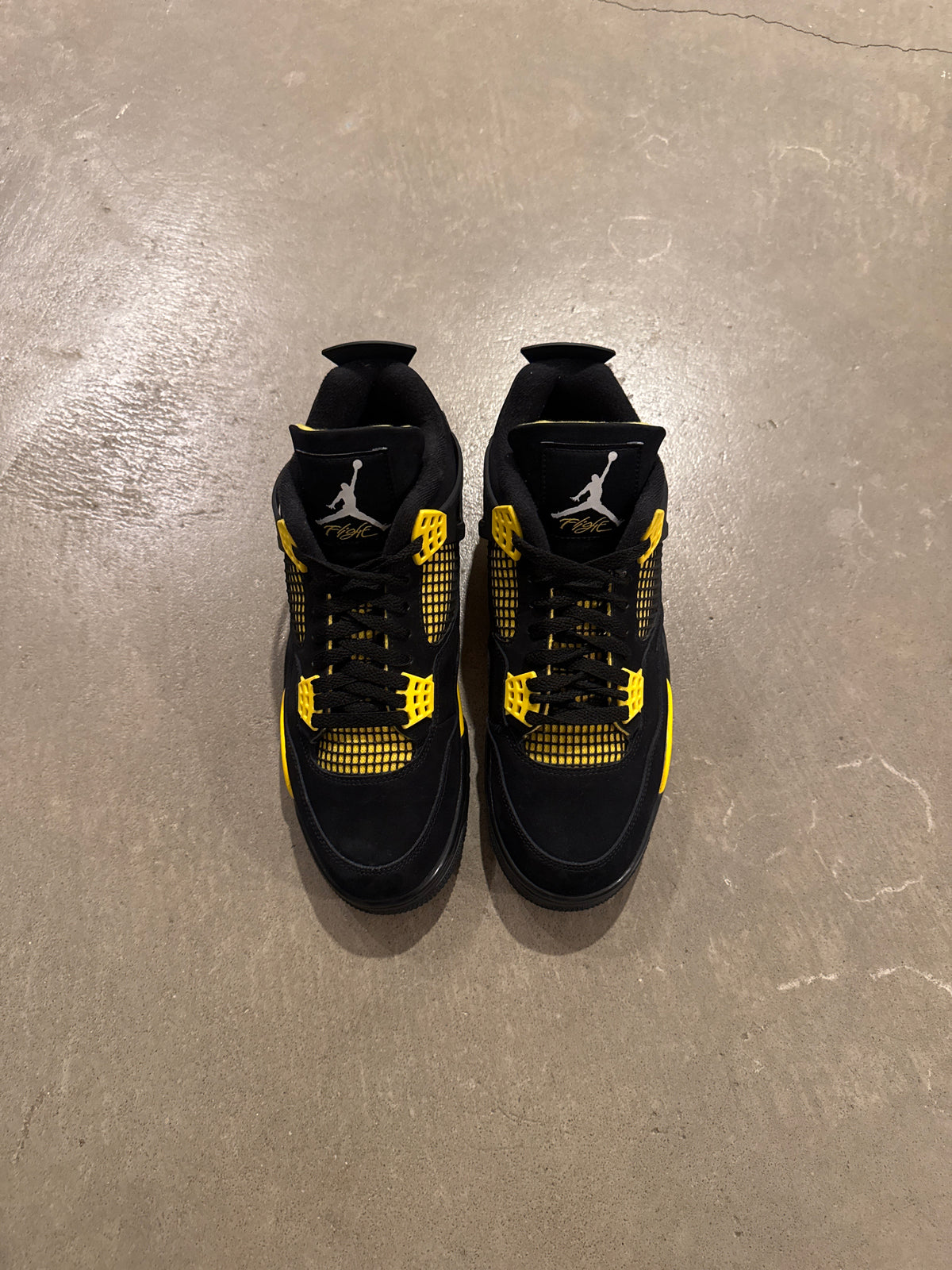 Jordan Retro 4 Thunder (2023)