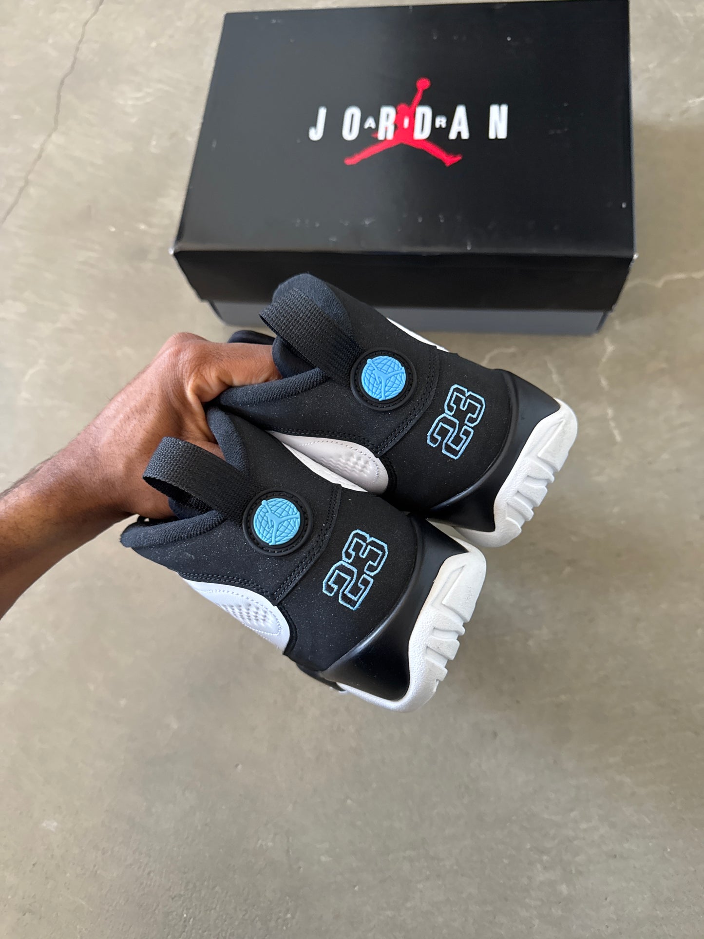 Jordan Retro 9 University Blue