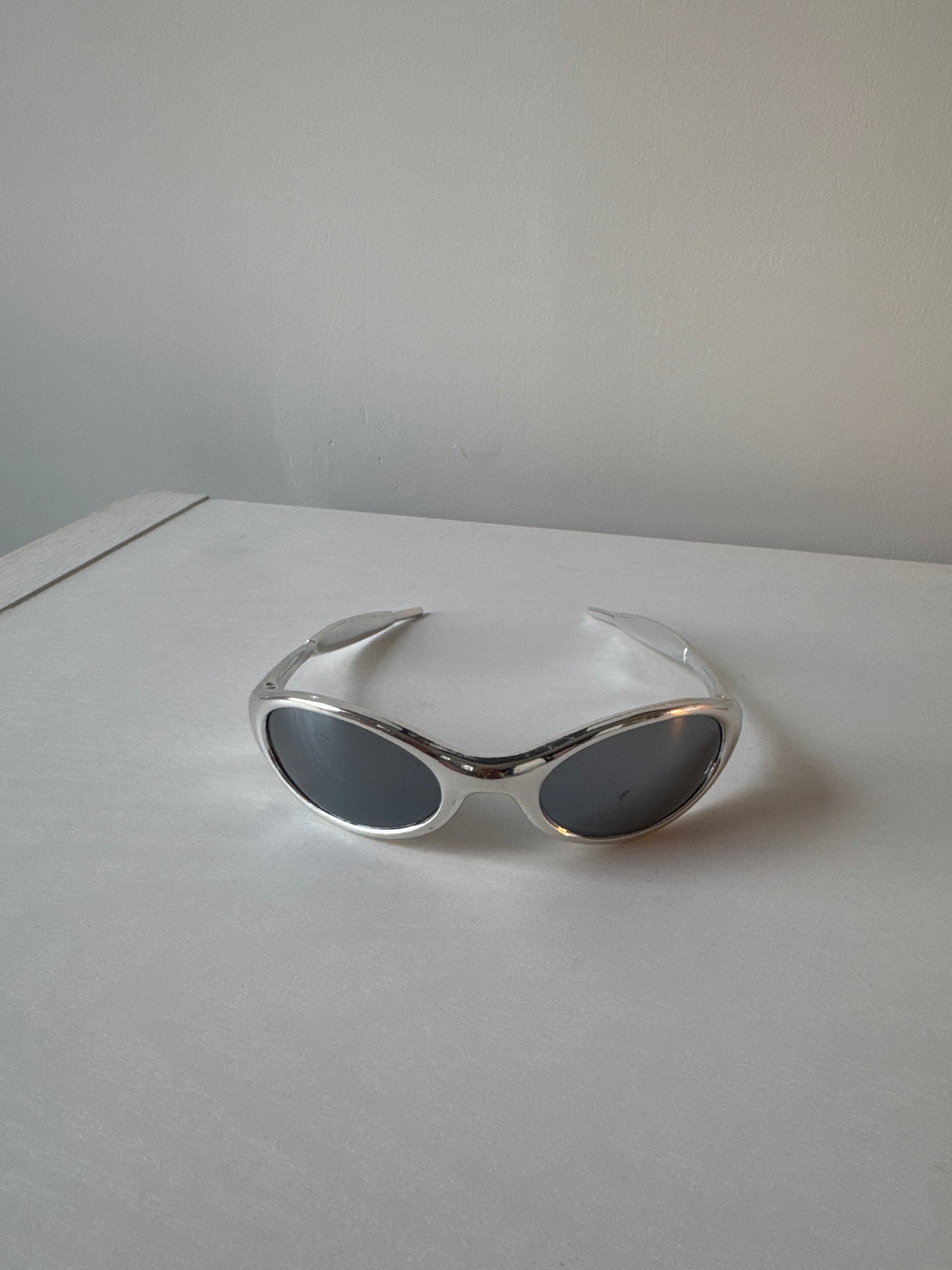 Vintage 90s Catfish Oval Sunglasses