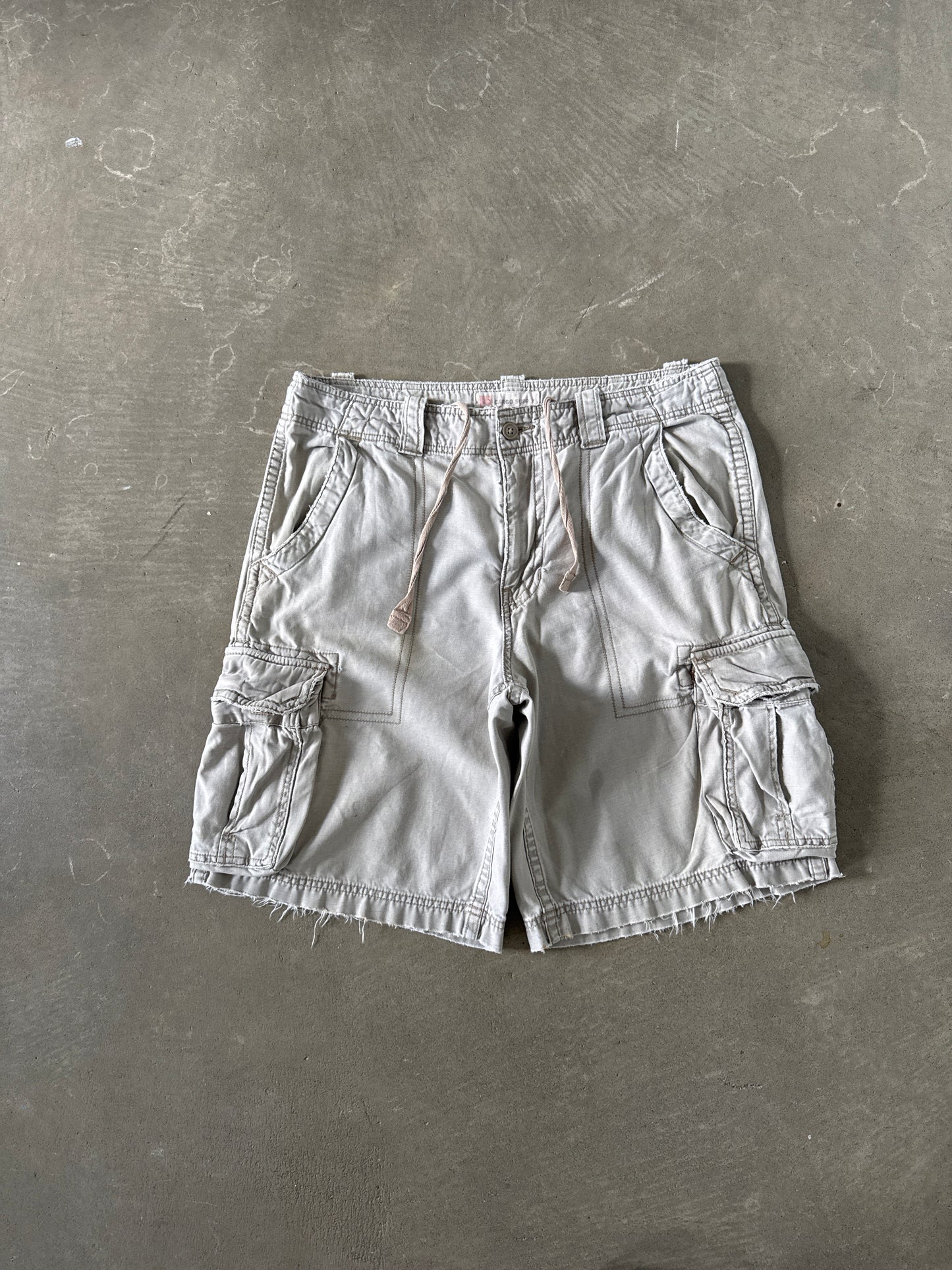 Vintage Mossimo Cargo Supply Light Tan Distressed Cargo Short